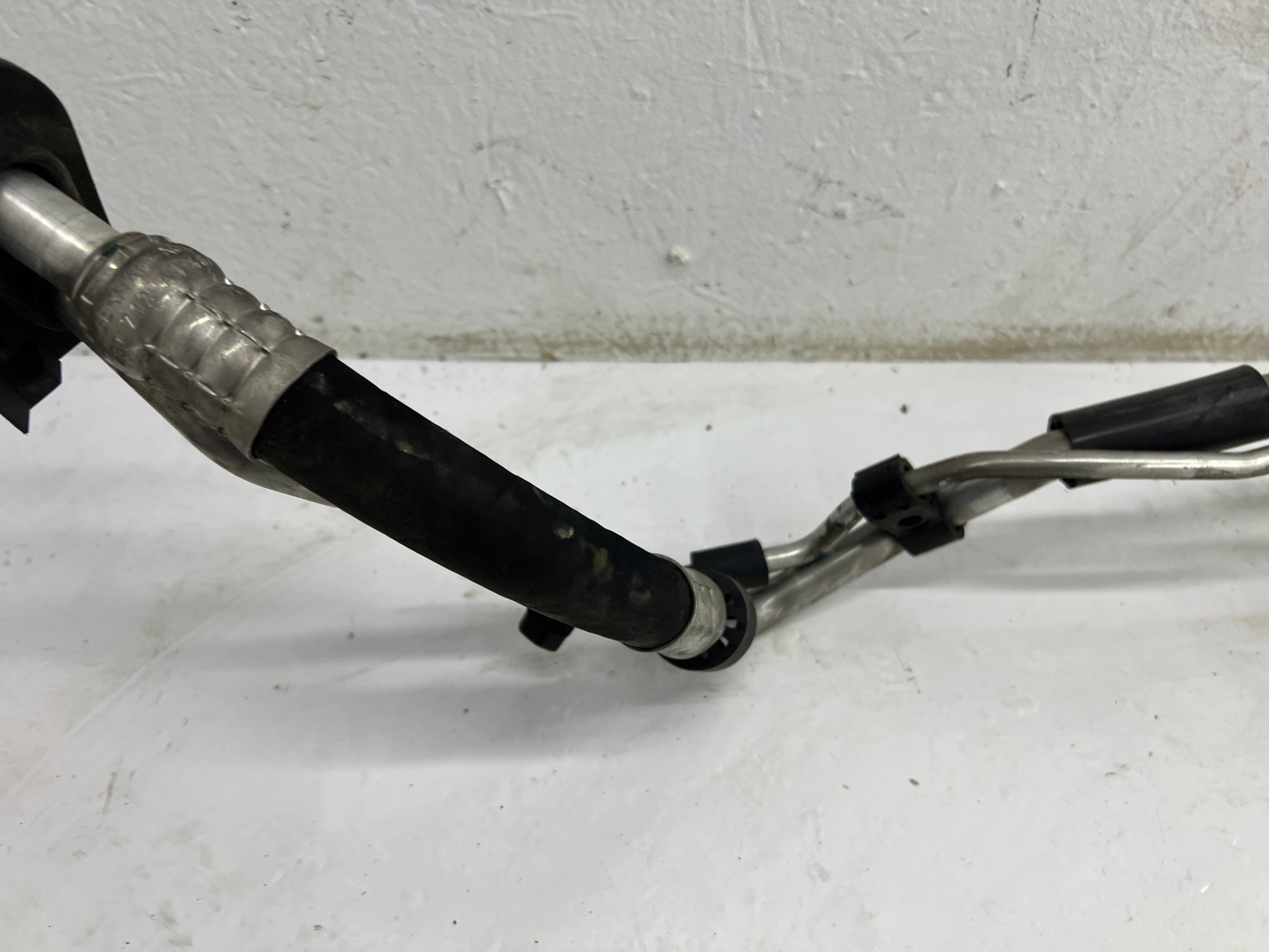 prijenos klimatizacije 8E1260712AJ AUDI A4 B7 SEAT EXEO 2.0TDI original
