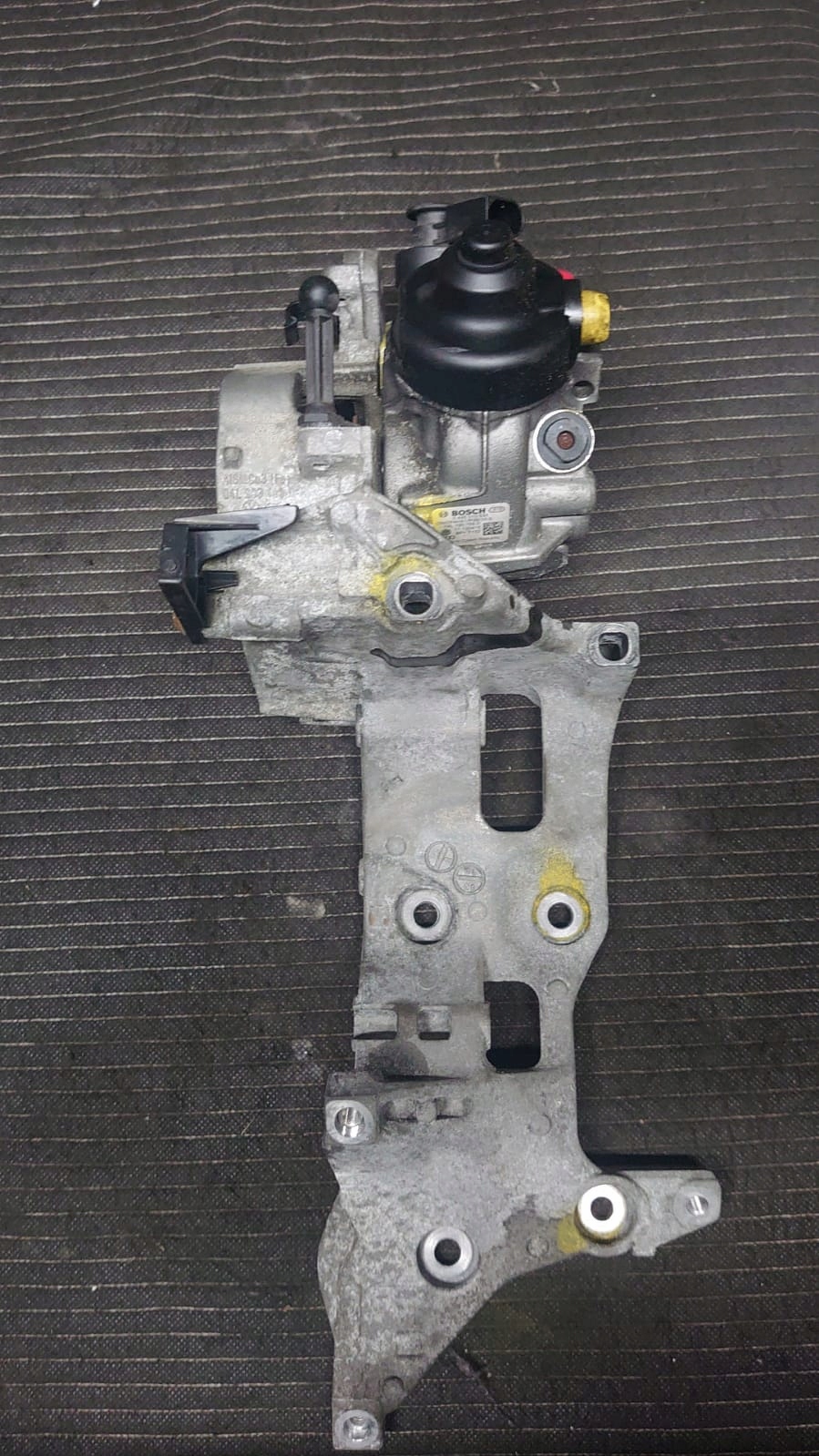 лапа генератора Насосы A4 A6 C7 2.0 190 кони 16R