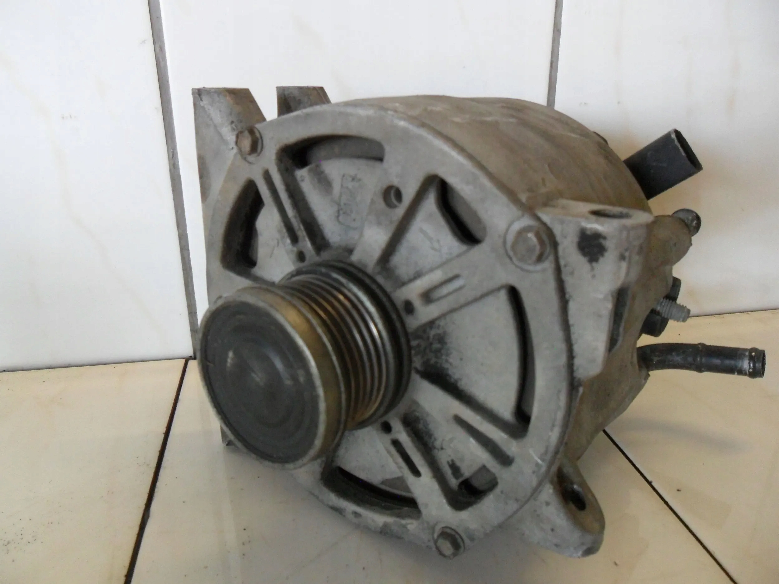 MB W168 A-KLASA 2001 1.7 CDI ALTERNATOR WODNY 2548702b
