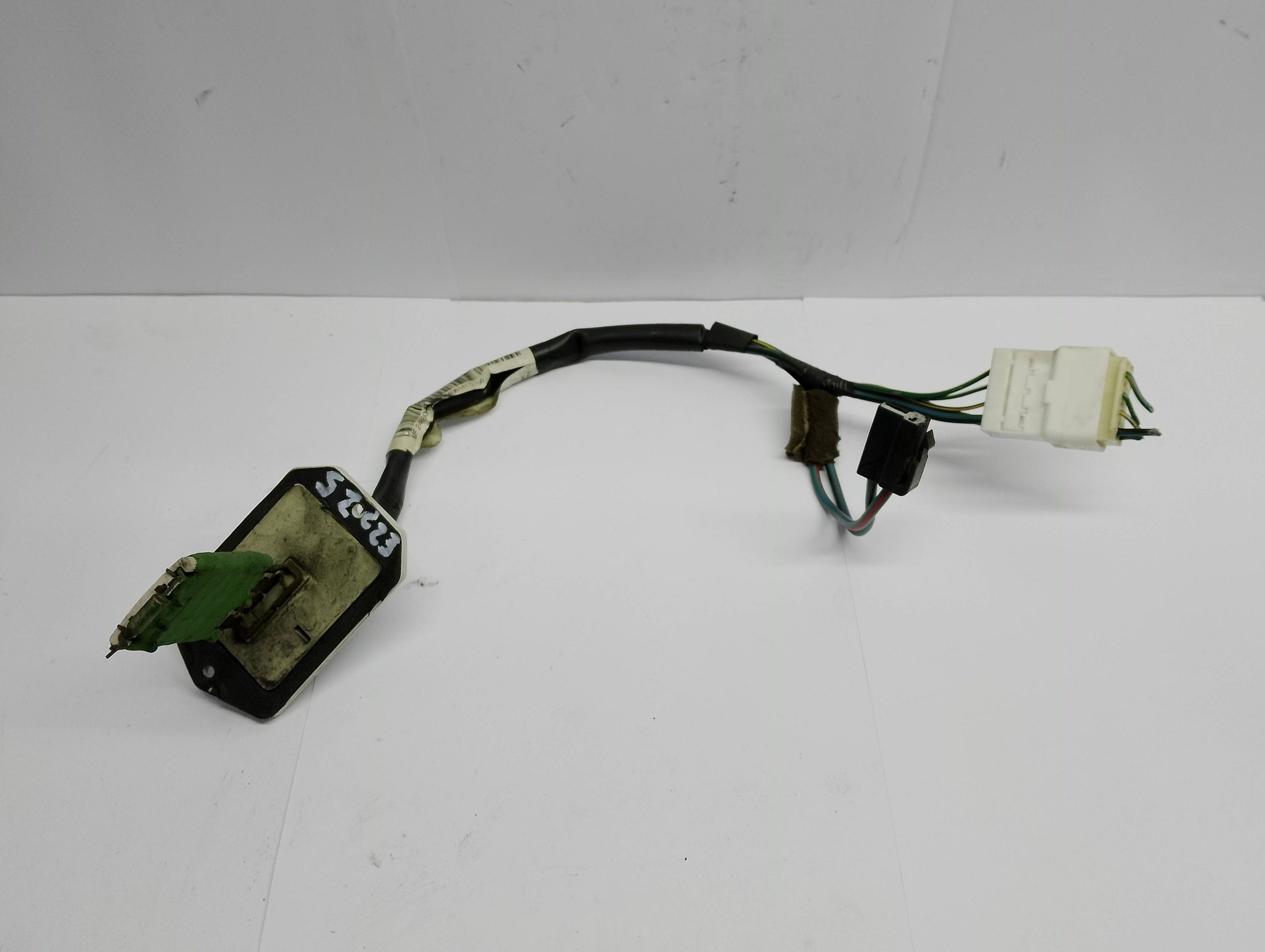 resistor, rheostat, regulator heater fan resistor Toyota 2R79K
