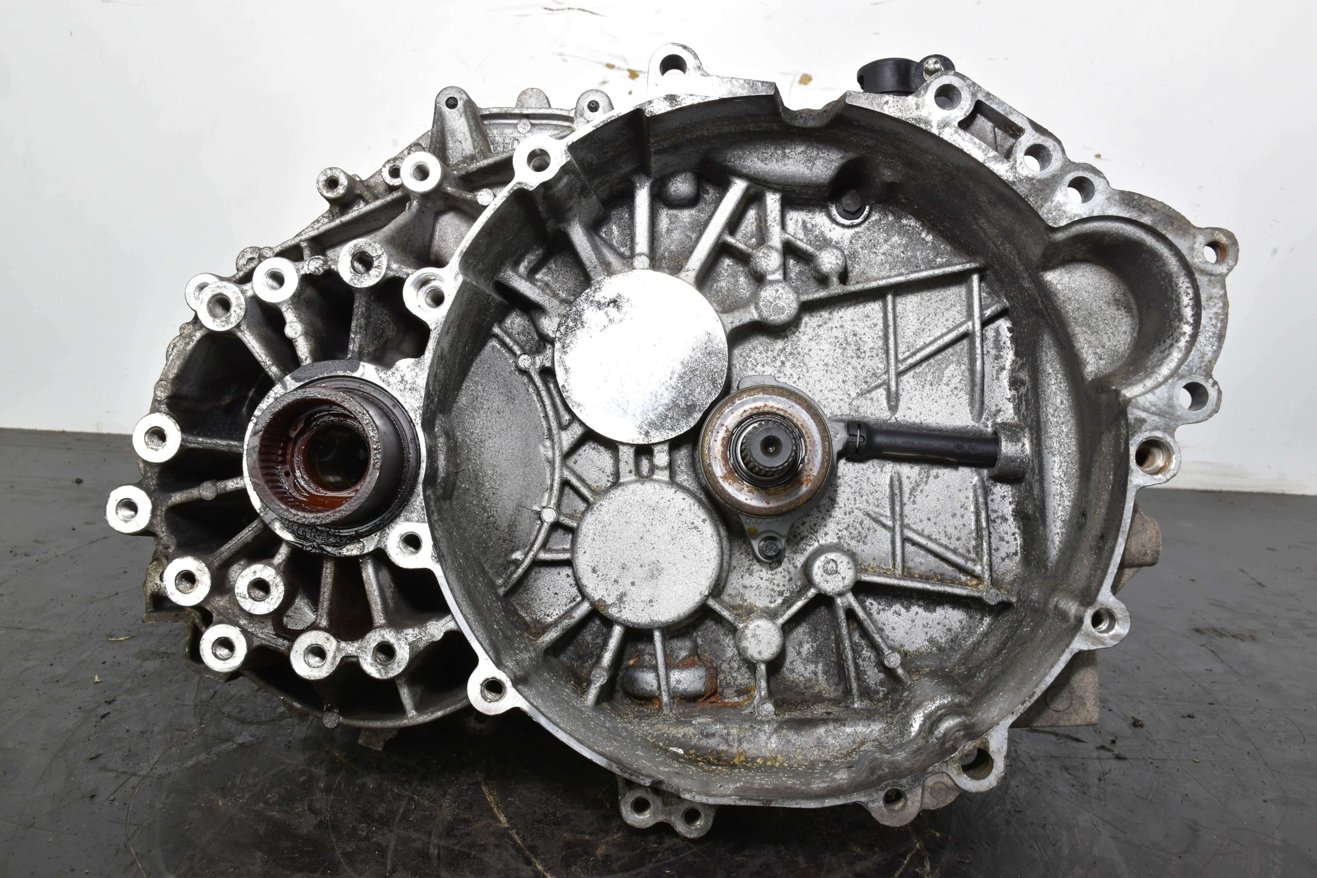 gearbox, manual VOLVO XC90 2.4 d 185KM 566R7002CE 05-10r 4x4