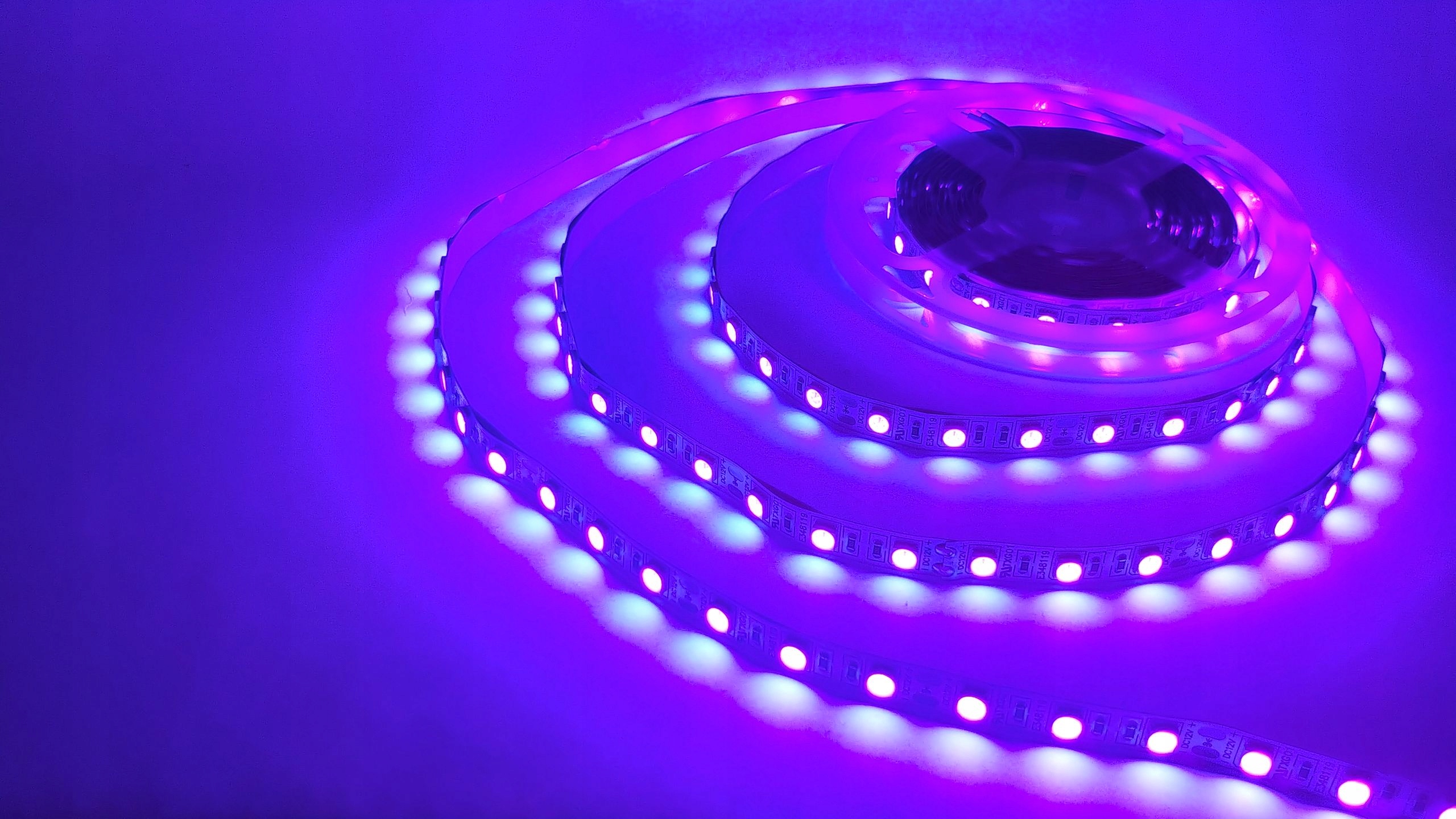 

5050 Taśma 300 Led Smd 0,5m Uv ultrafiolet Premium