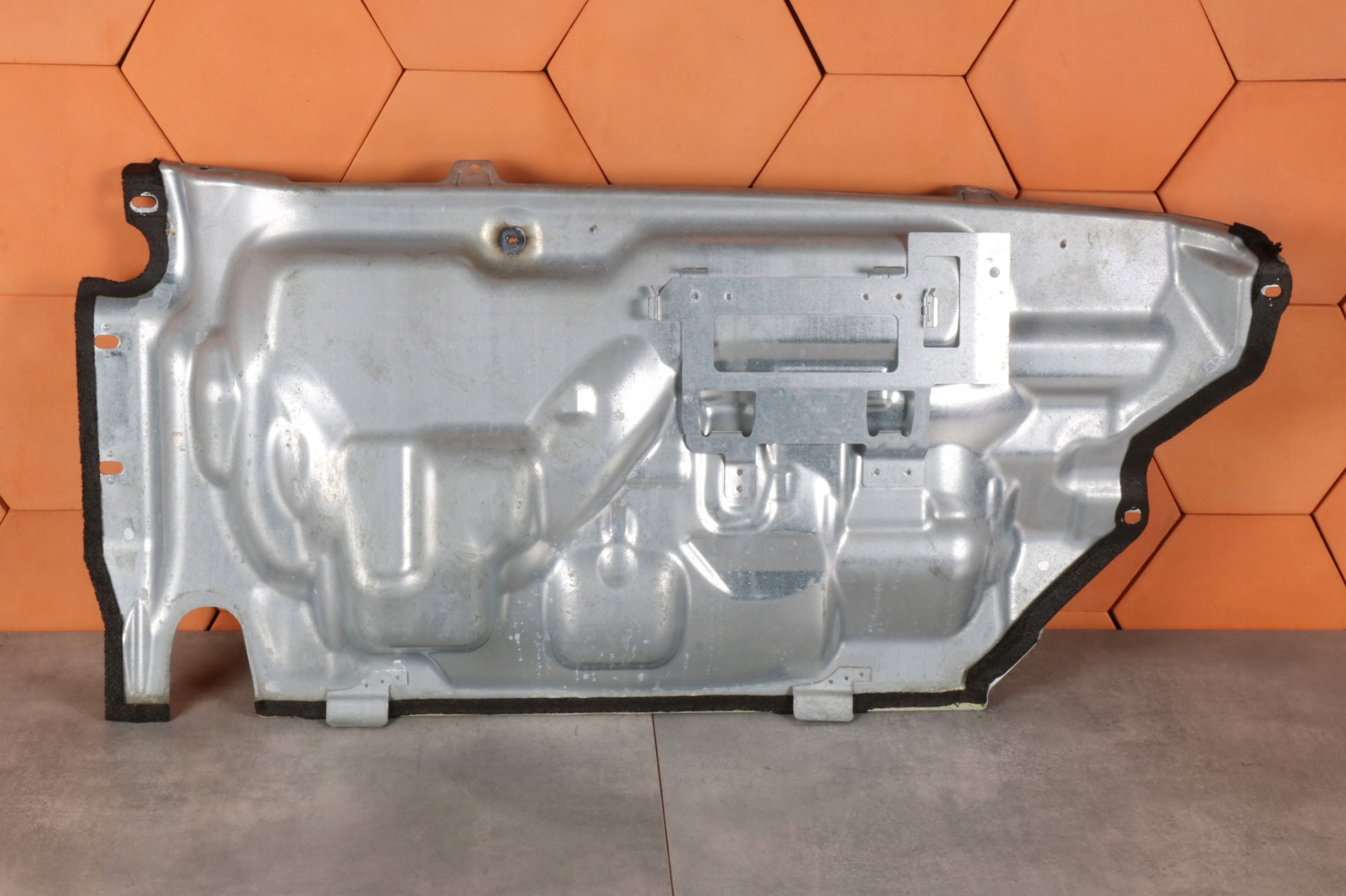 VOLVO XC60 und Blende Abdeckung TERMICZNA PRZEGRODA SCIANA PANEL 31335579