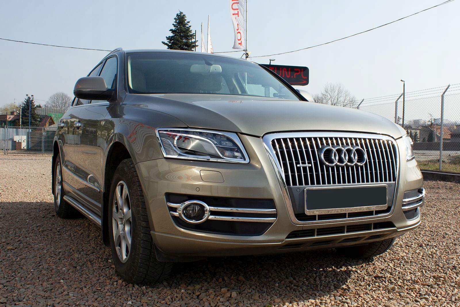 NAKŁADKI HALOGENÓW PRZEDNICH AUDI Q5 8R 2008-2012 PRZED FACELIFTINGIEM Producent inny