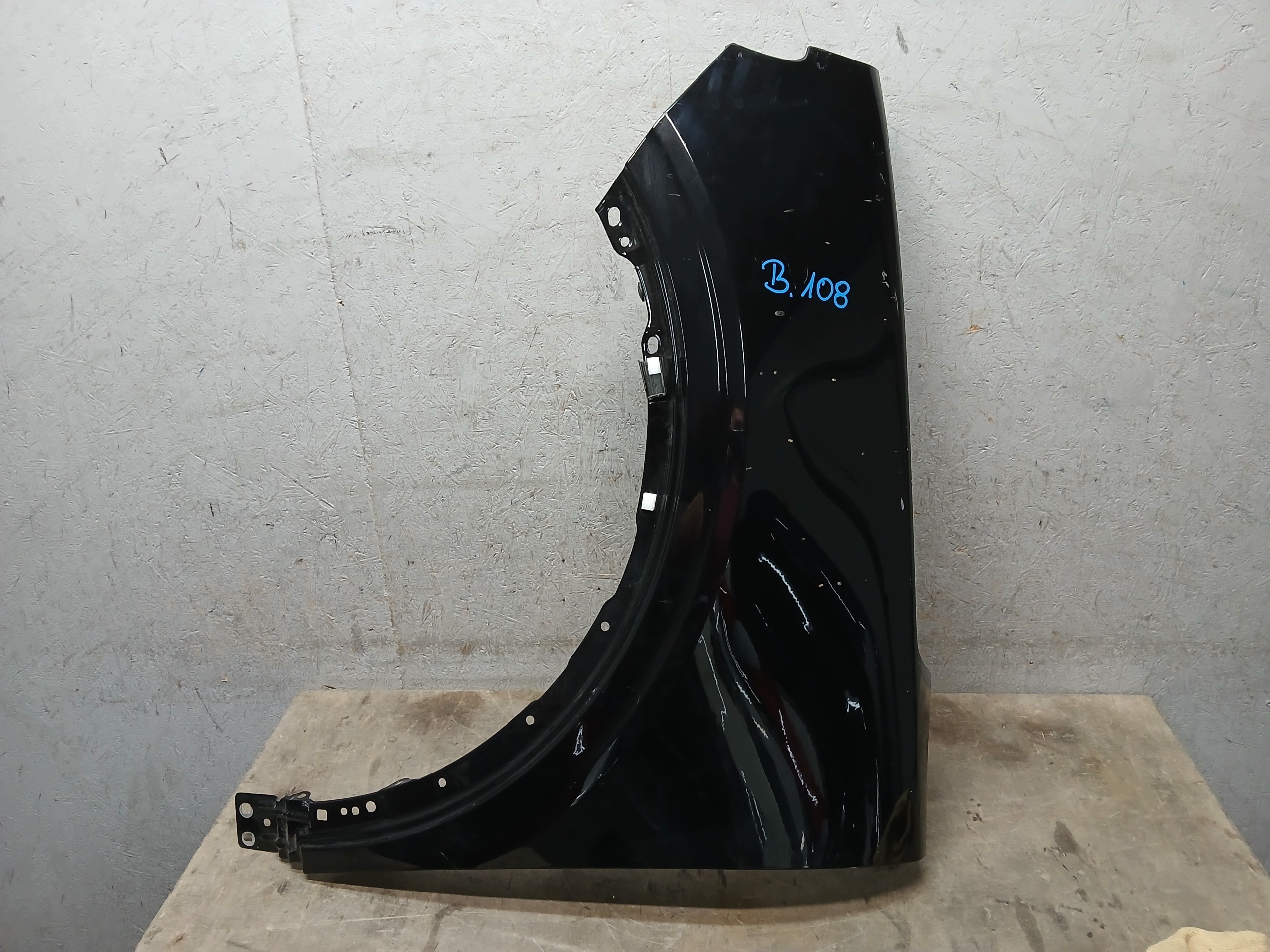 fender front left FORD EXPLORER EV 24