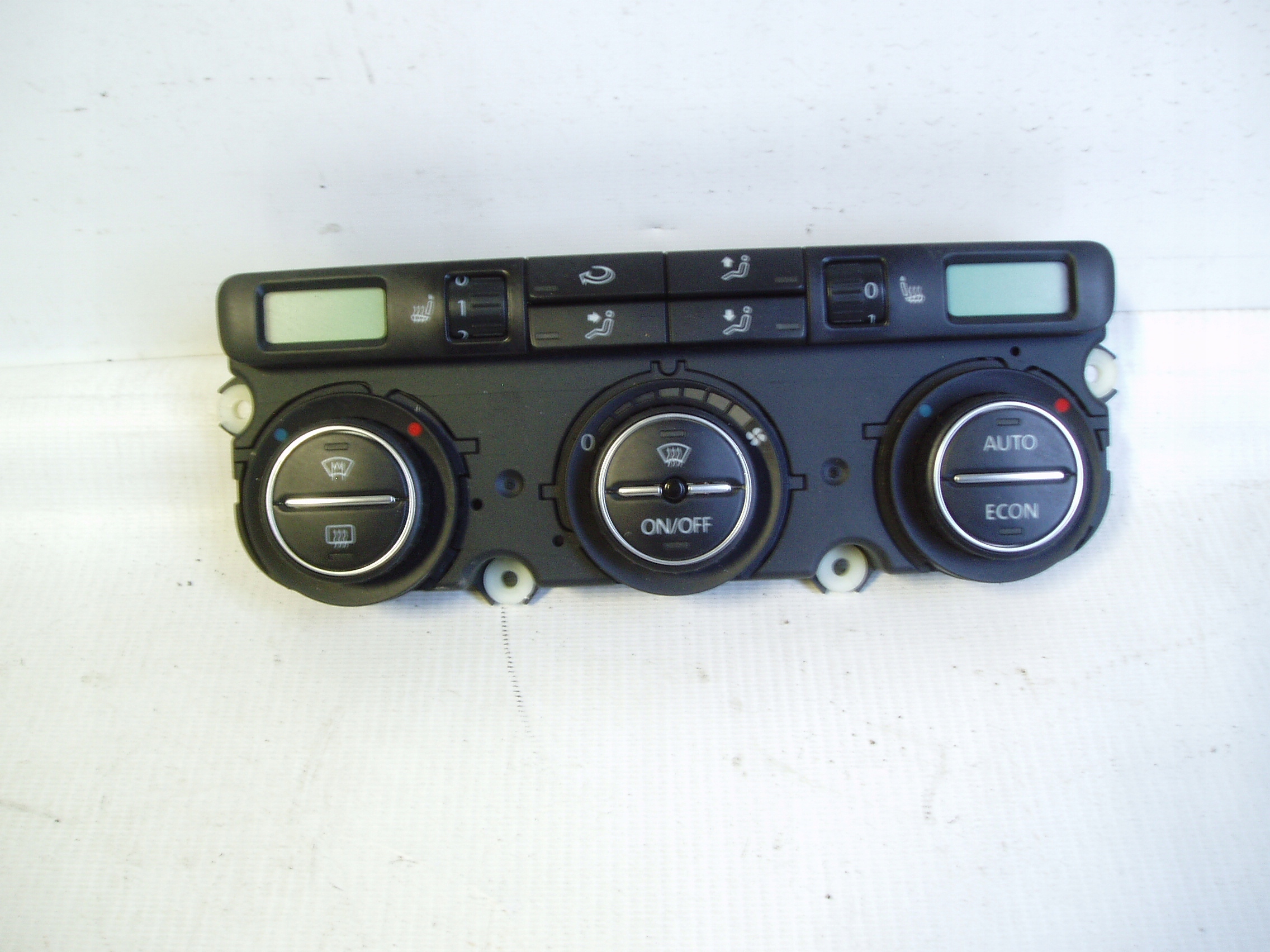 Вентиляционная панель кондиционера PASSAT B6