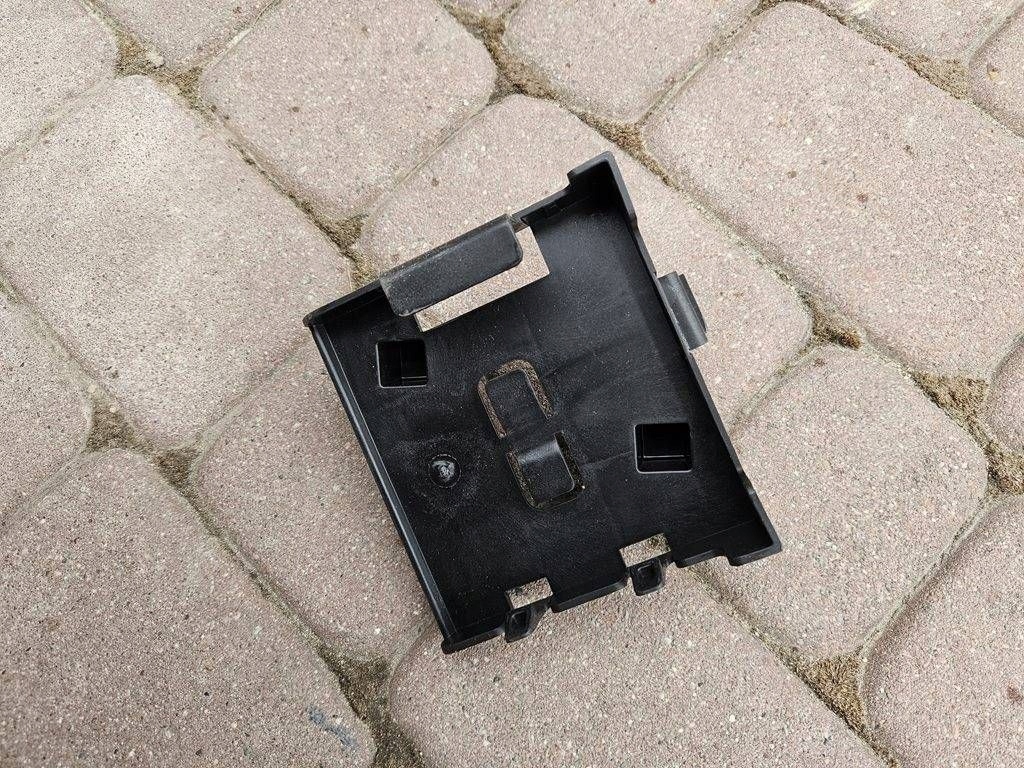 bracket console holder komputera sterownika Opel Insignia B 23346193