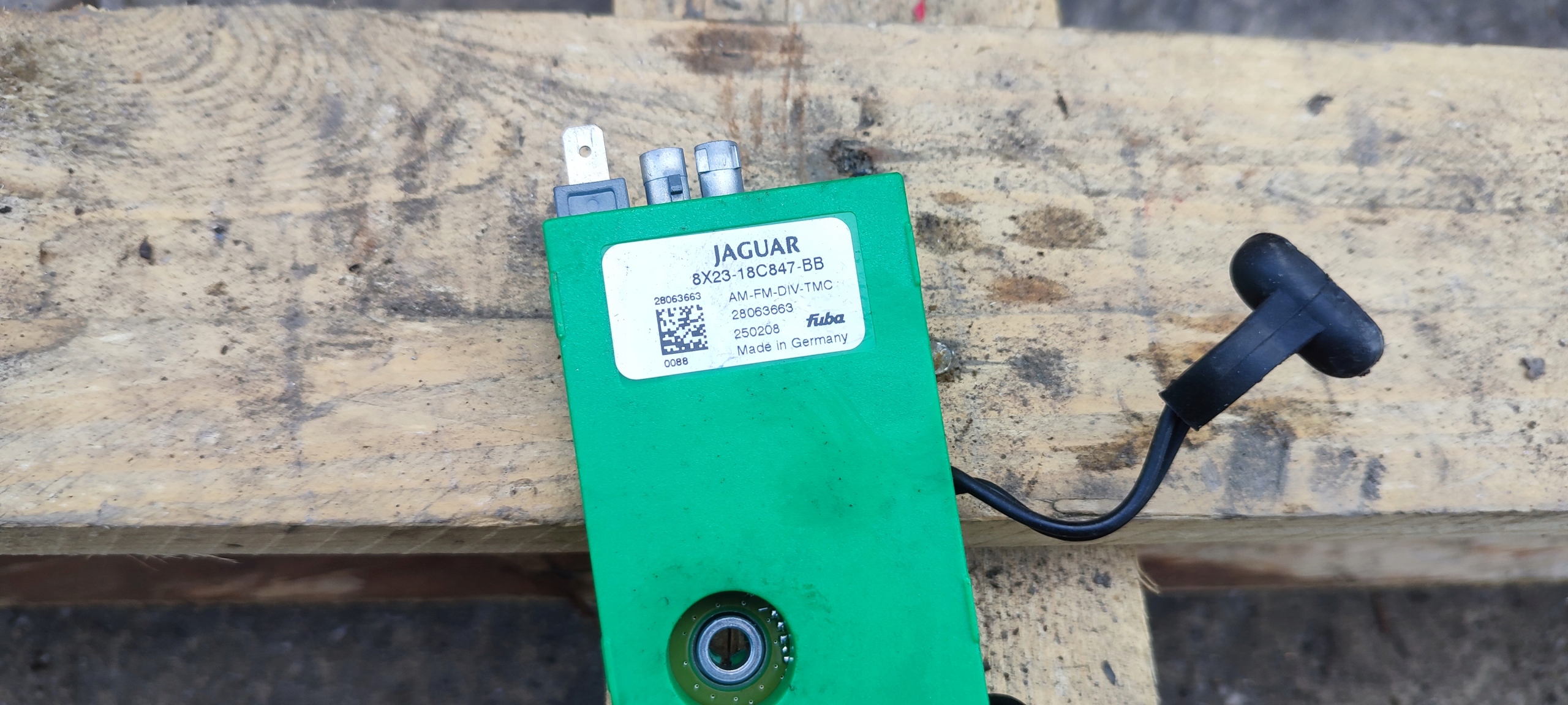 amplifier anteny Jaguar XF X250 8X23-18C847-BB