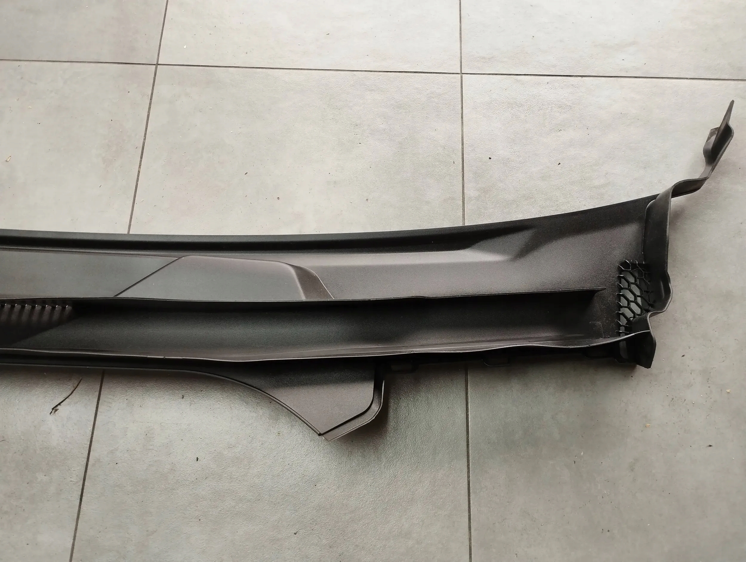 BMW 7 G11 torpedo plastic 7357241 UK
