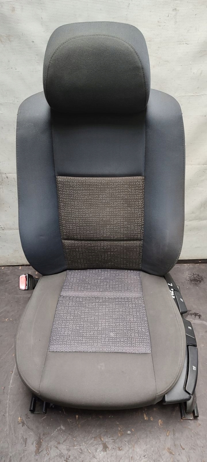 seat front left driver´s BMW E46 2,2 LIFT