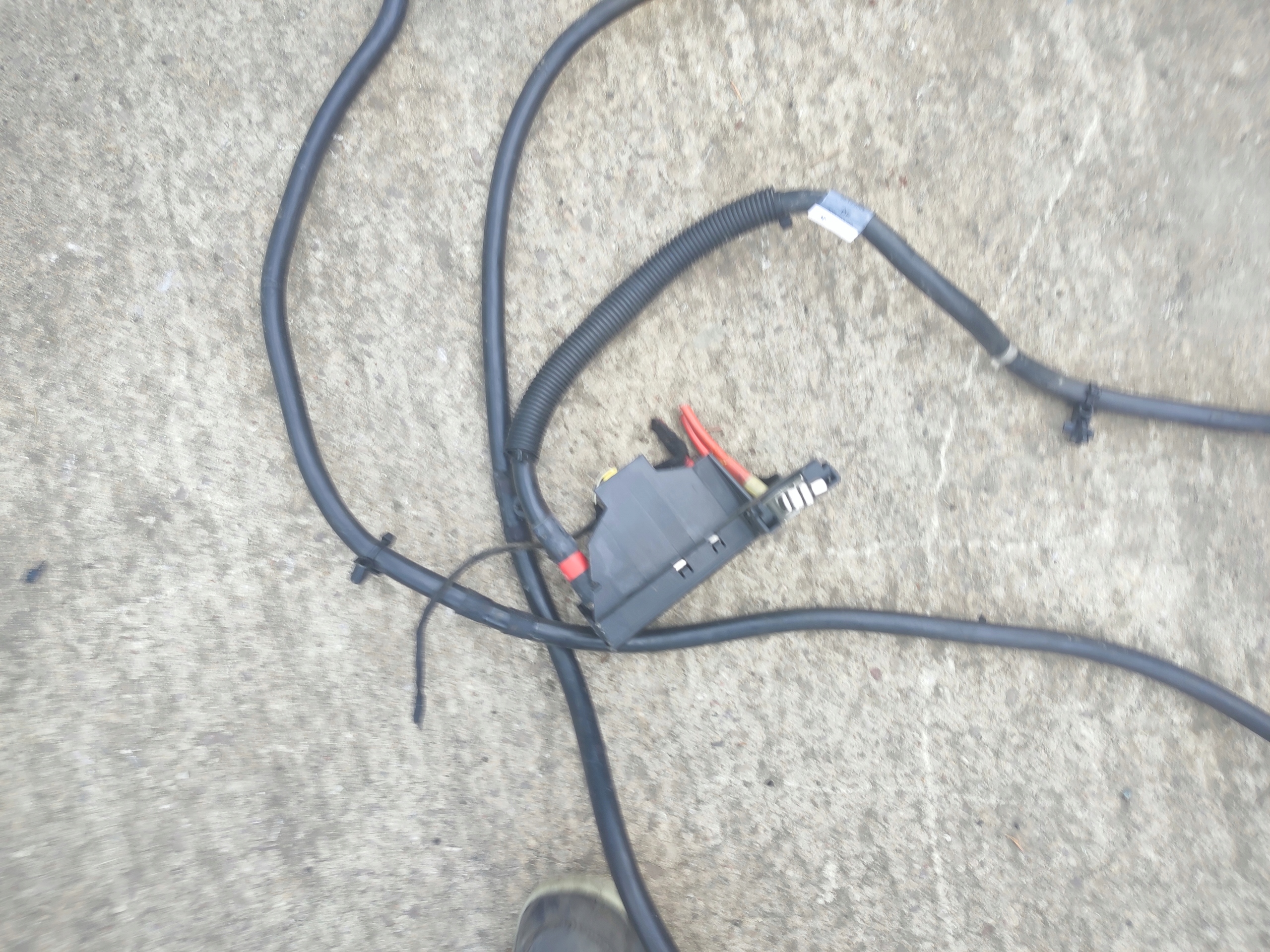 Borne Positif AUDI A6 C6 4F9971225E
