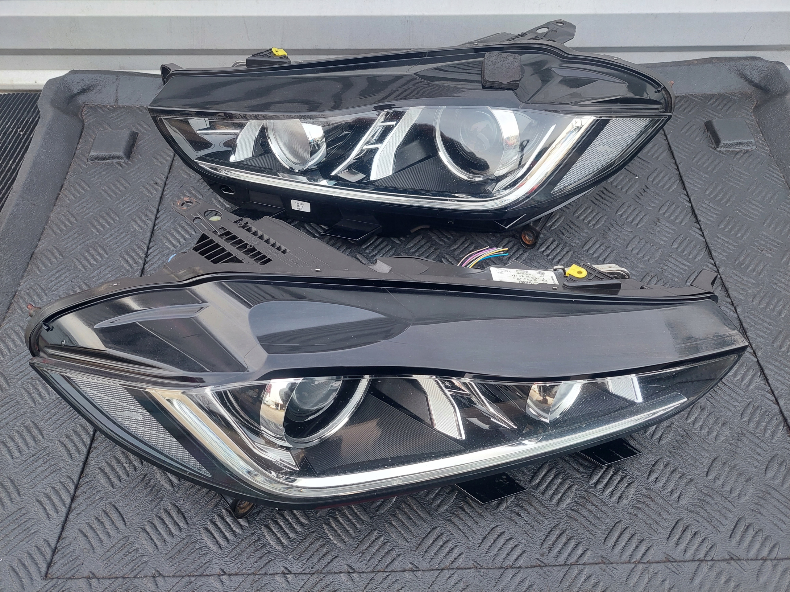 light front front left right XENON LED 11PIN JAGUAR XE X760