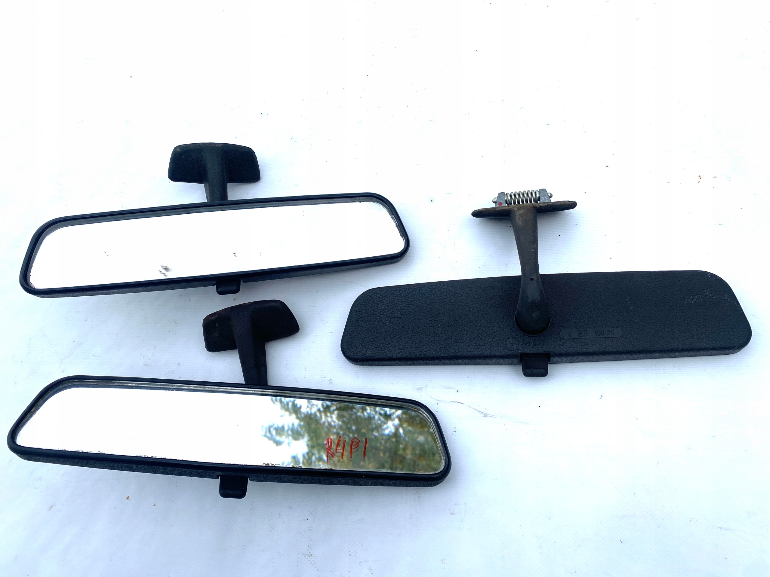 100 26 - внутреннее зеркало заднего вида Mercedes W116 SE SEL