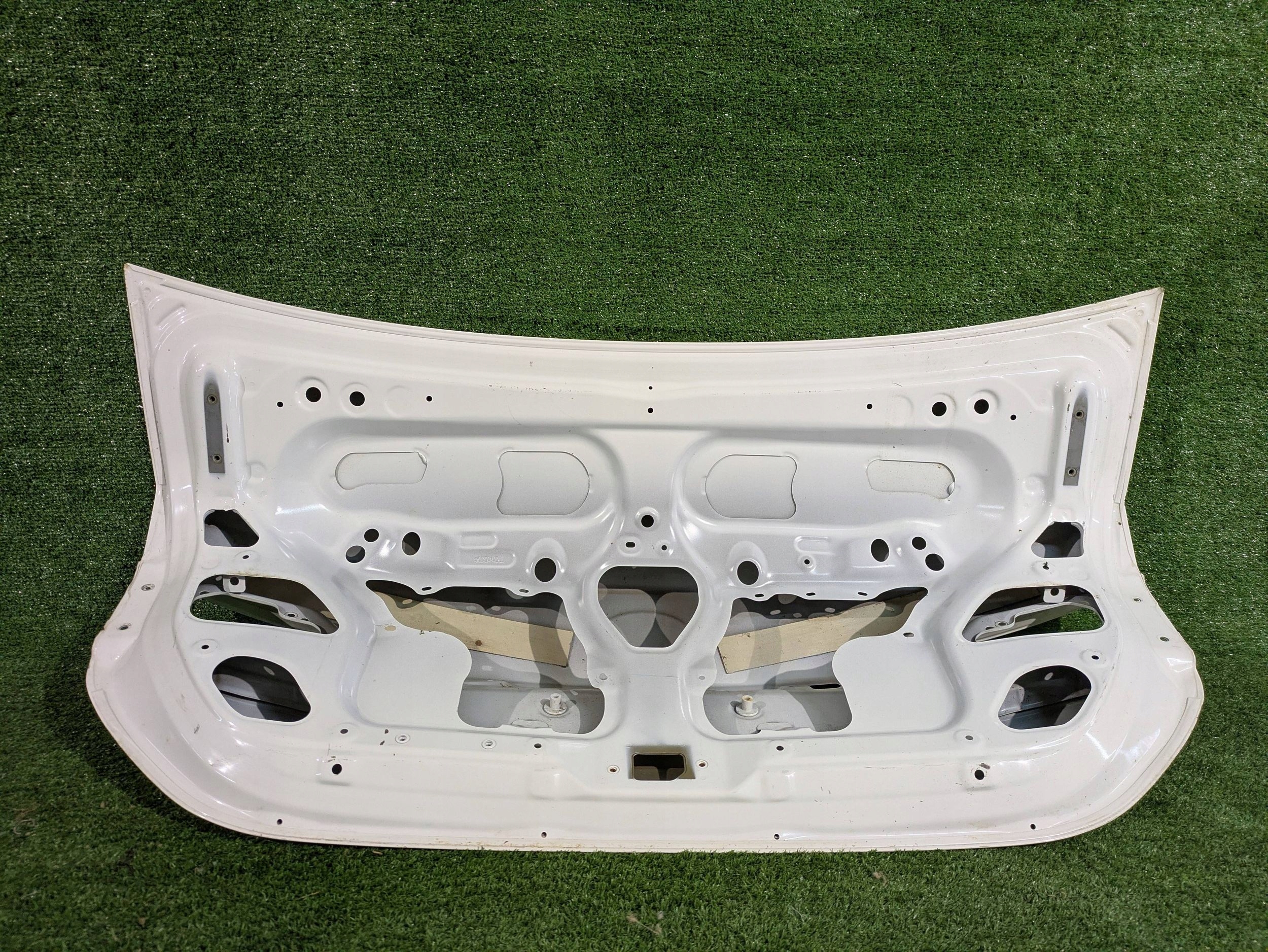 boot doors rear part boot TOYOTA COROLLA E16 13- NR.175