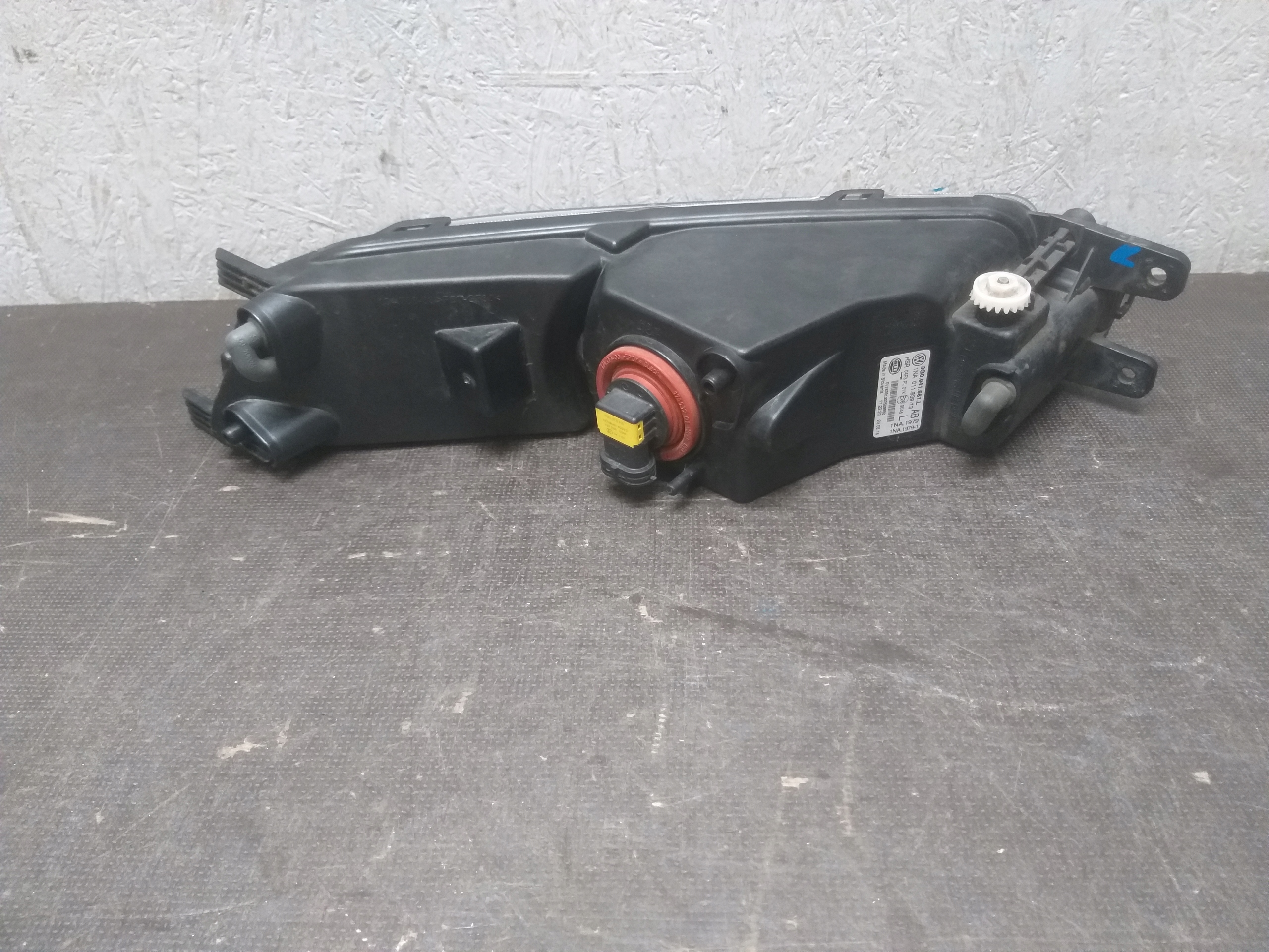 nebelscheinwerfer links VW PASSAT B8 3G0941661L