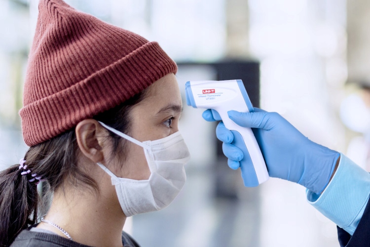 UT-300H termometr bezdotykowy UNI-T Marka Uni-T