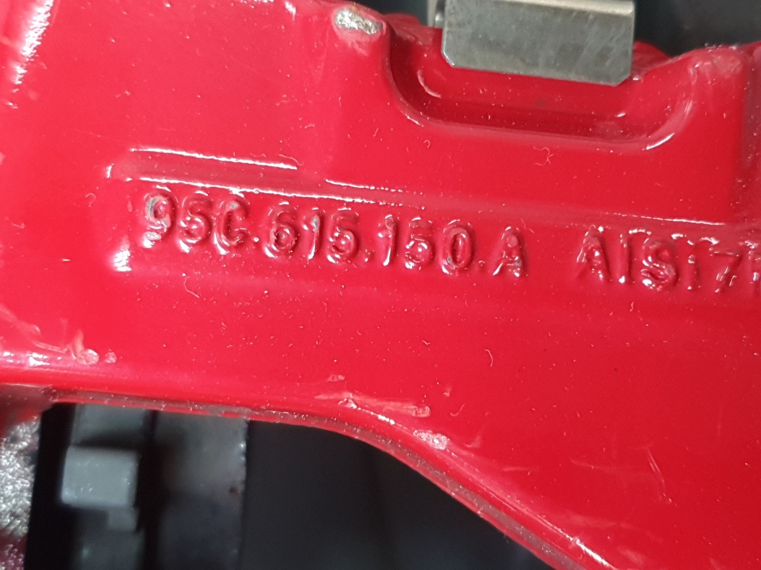 Audi SQ6 e-tron montaggio tarcz e zaciskow freno 95C615301H 95C615601A