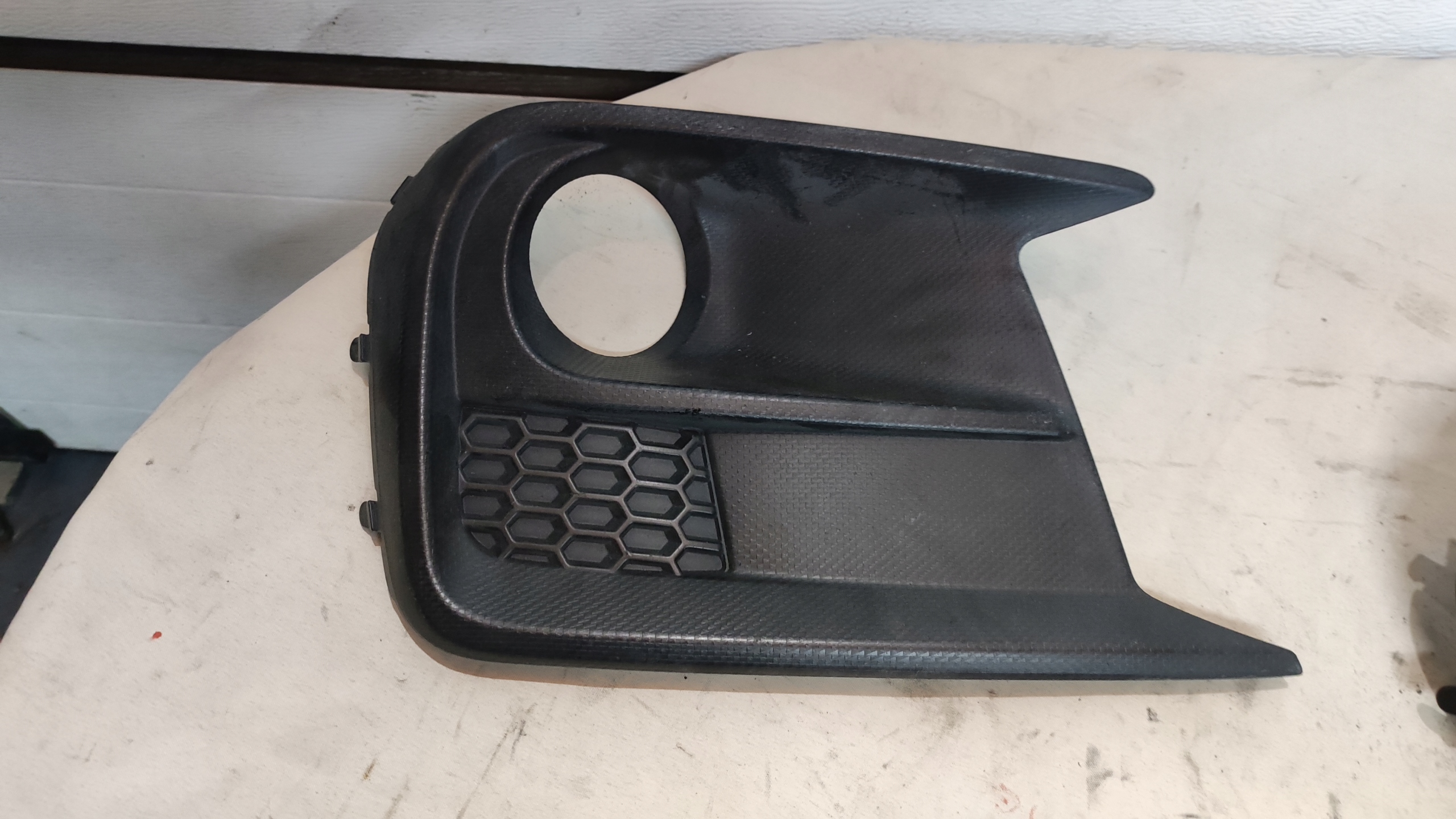 57731VA390 - Решітка бампера галогенна ліва SUBARU WRX STI 17-