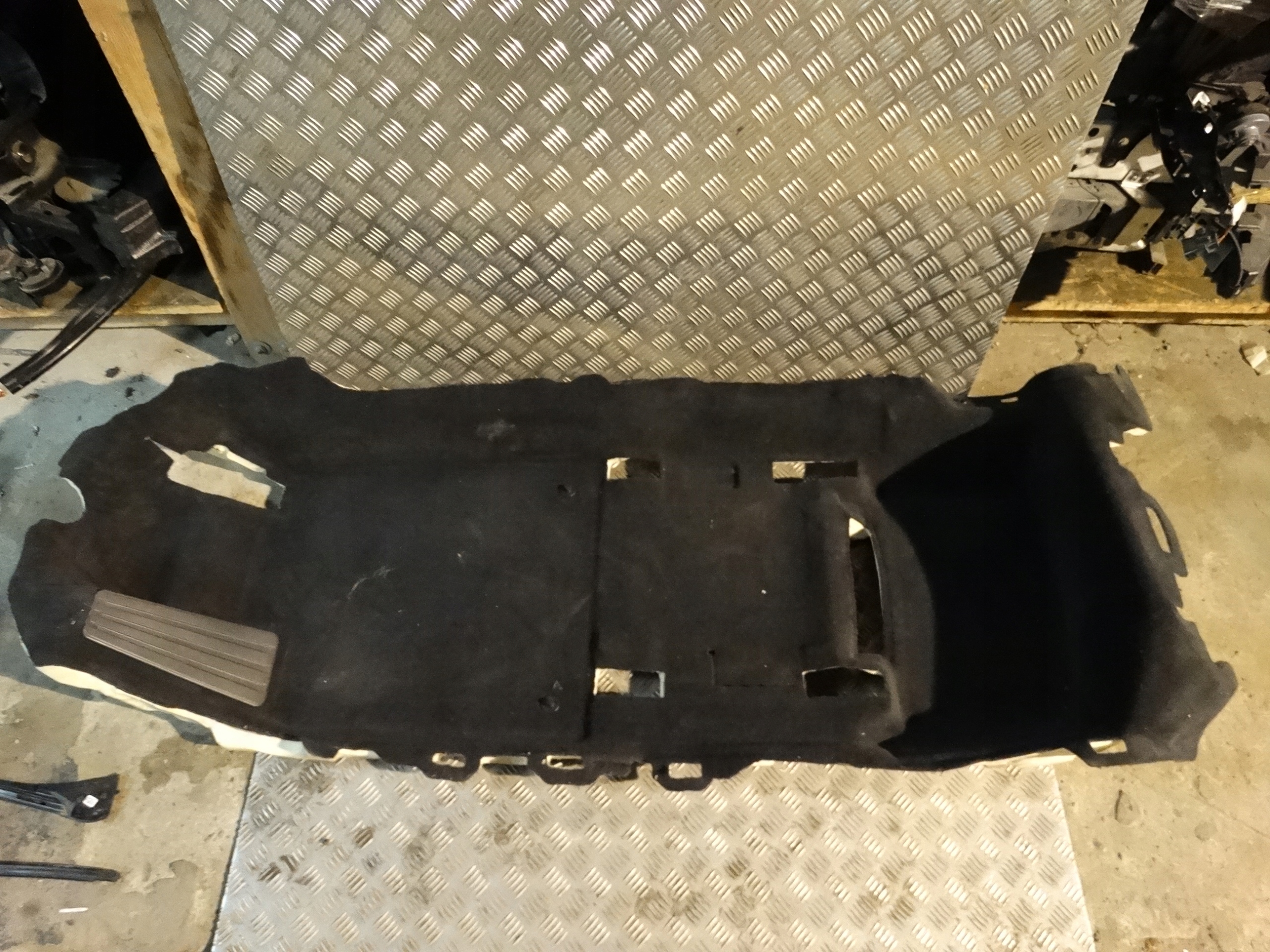 IDEALNY carpet left PORSCHE TAYCAN AUDI E-TRON 1