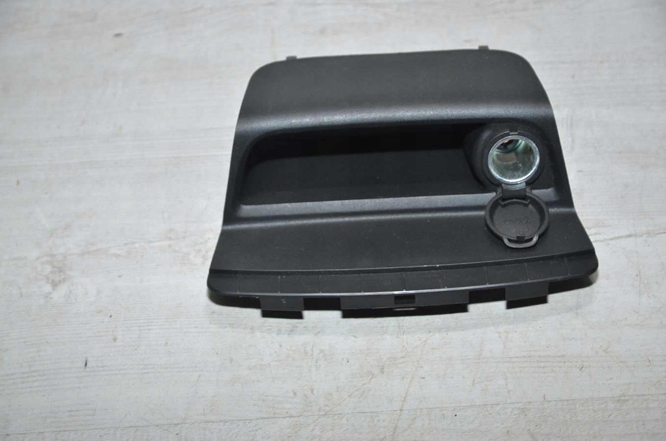 ashtray passenger compartment Peugeot 2008 14r