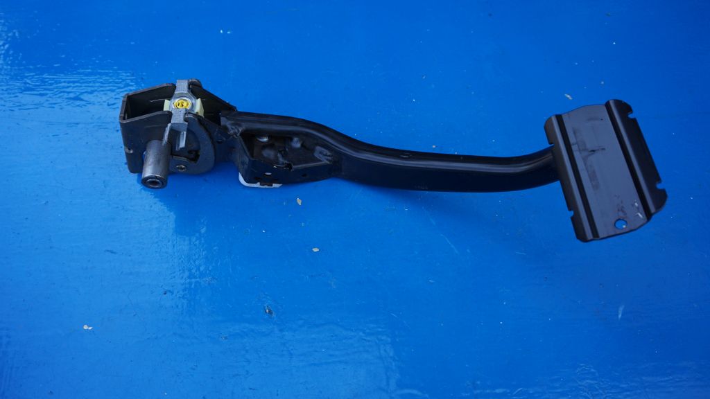 VOLVO XC90 II PEDAL Bremse EUR