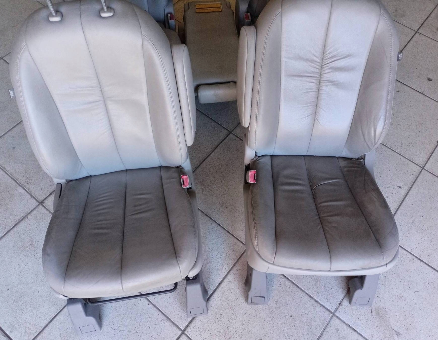 Sitze / Sitz / Komplet Toyota Sienna 3 2011