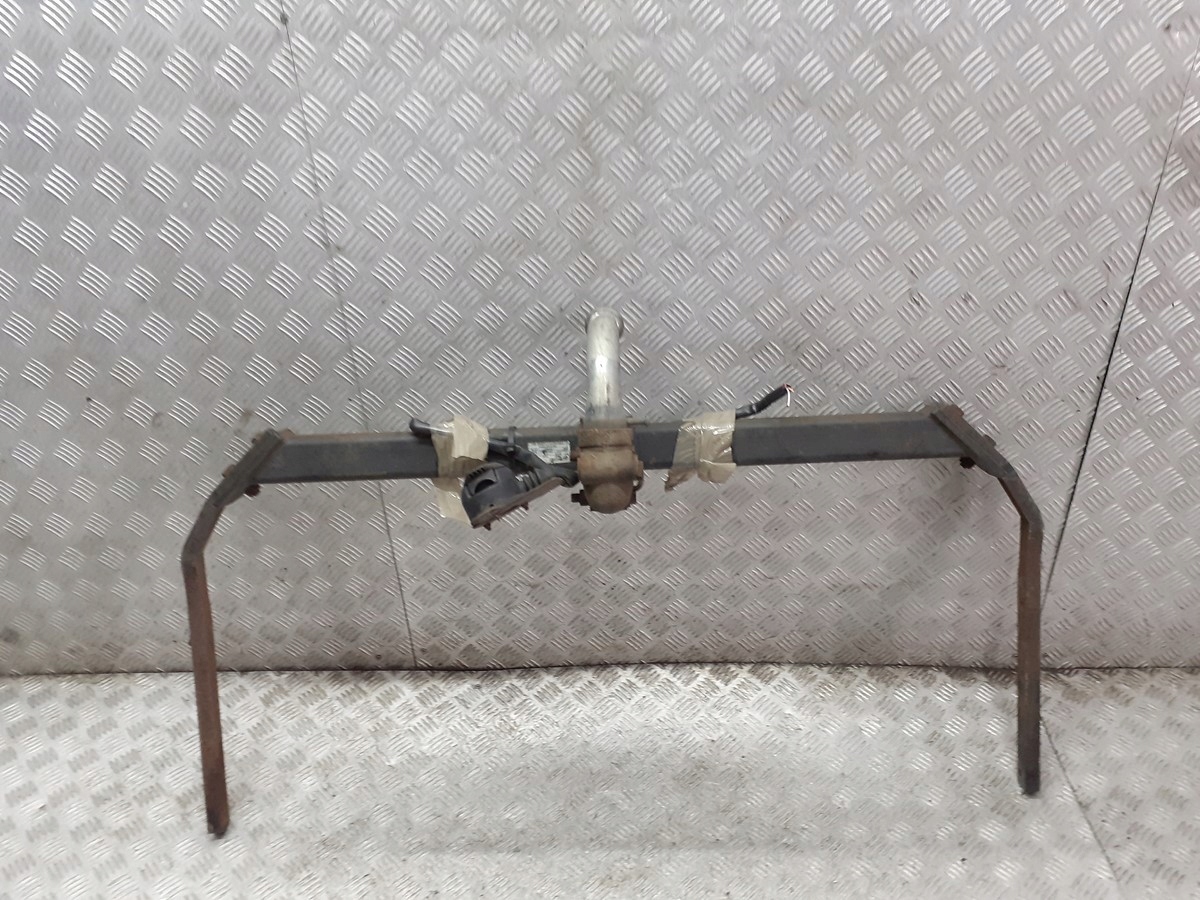 БУКСИРУВАЛЬНИЙ ГАК FORD FOCUS MK2