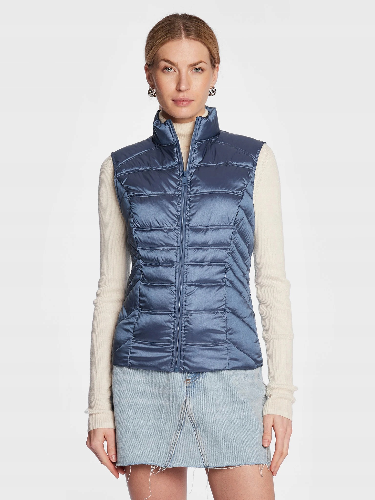 Guess Modrá Prošívaná Vesta S Knoflíky A Stojáčkem Xs Gga