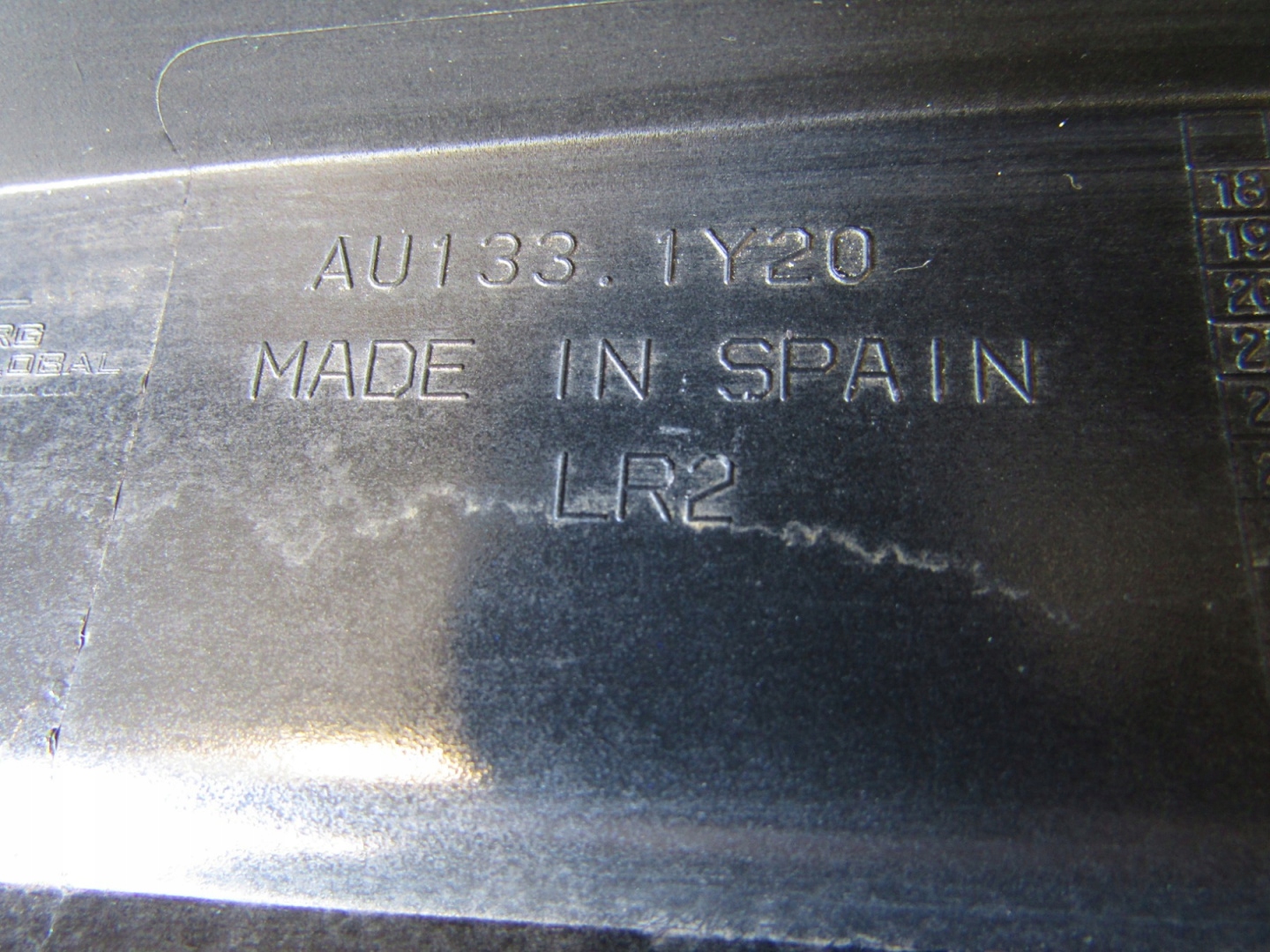 молдинг порога правая Audi A1 82a 18-