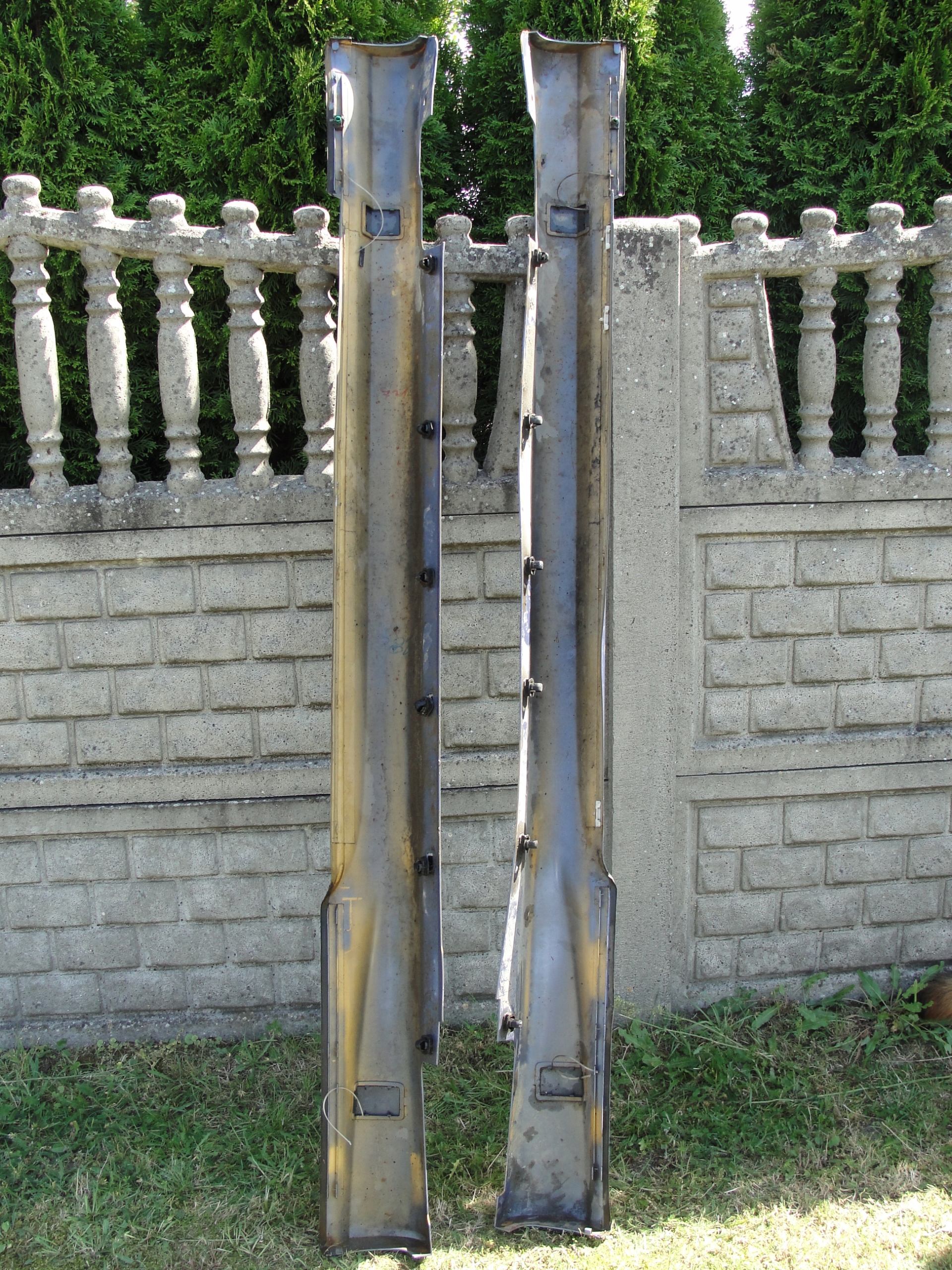 PROGI LISTWY PROGOWE MERCEDES CLK W208 AMG Numer katalogowy części A2086980954