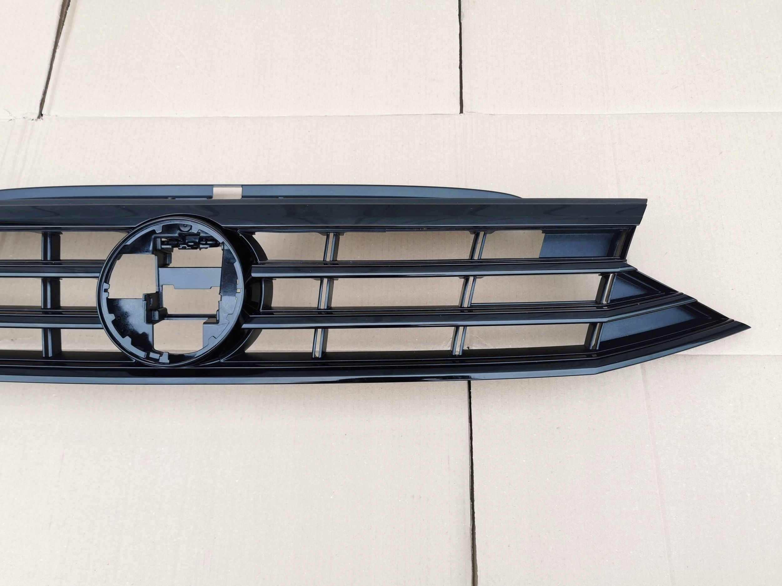 VW PASSAT B8 3G0 R-LINE LIFT 19- GRILL ATRAPA PRZÓD BLACK 3G0853653K Numer katalogowy części 3G0853653KBAX