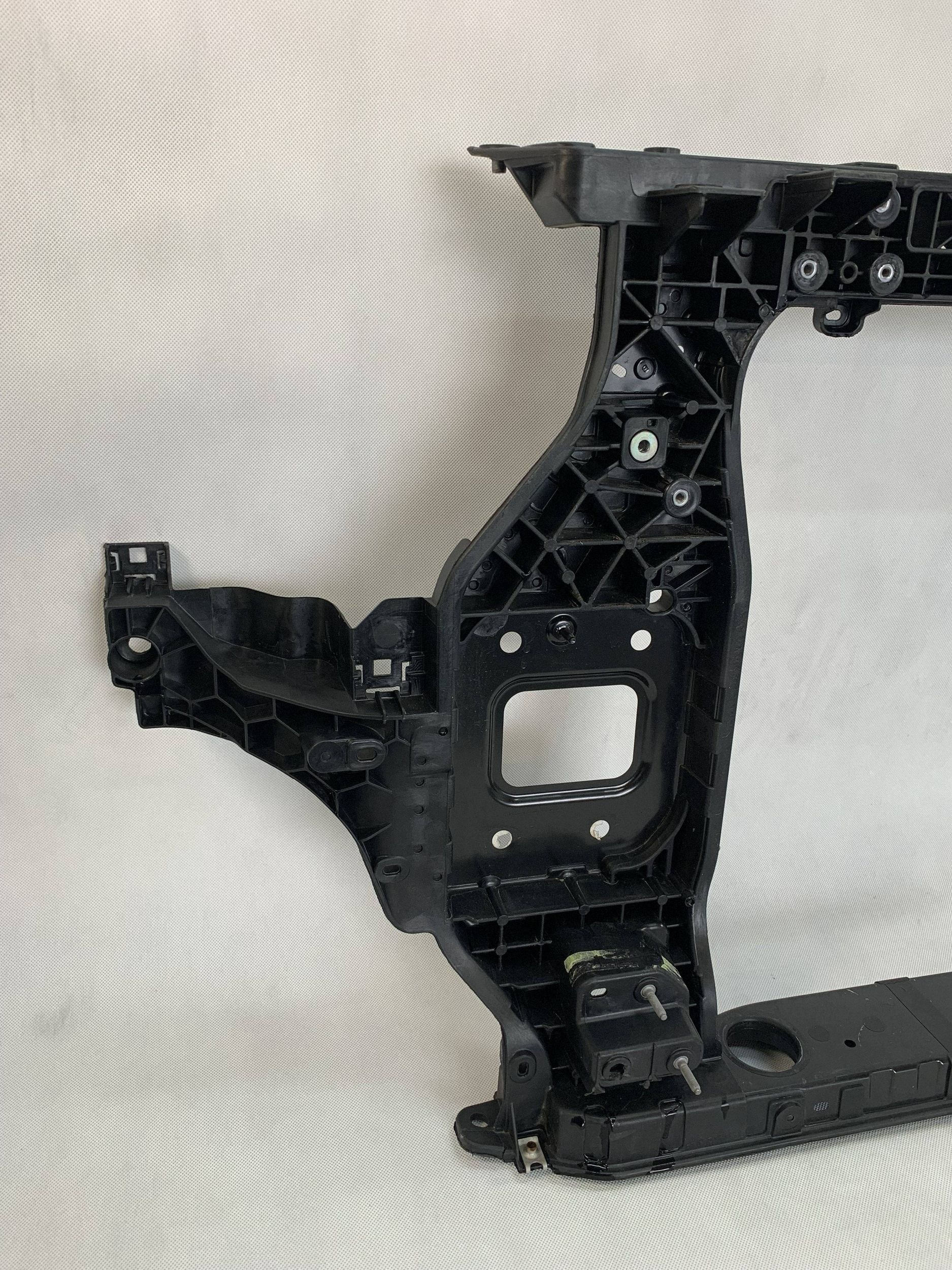 support panel for radiators pillar KIA Sportage 5 V NQ5 21r 64101-R2000 09.26