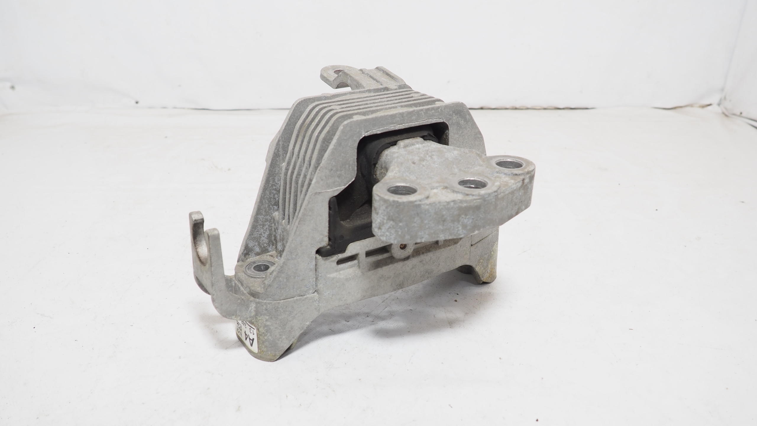 Opel Astra IV J holder engine mount 13248472