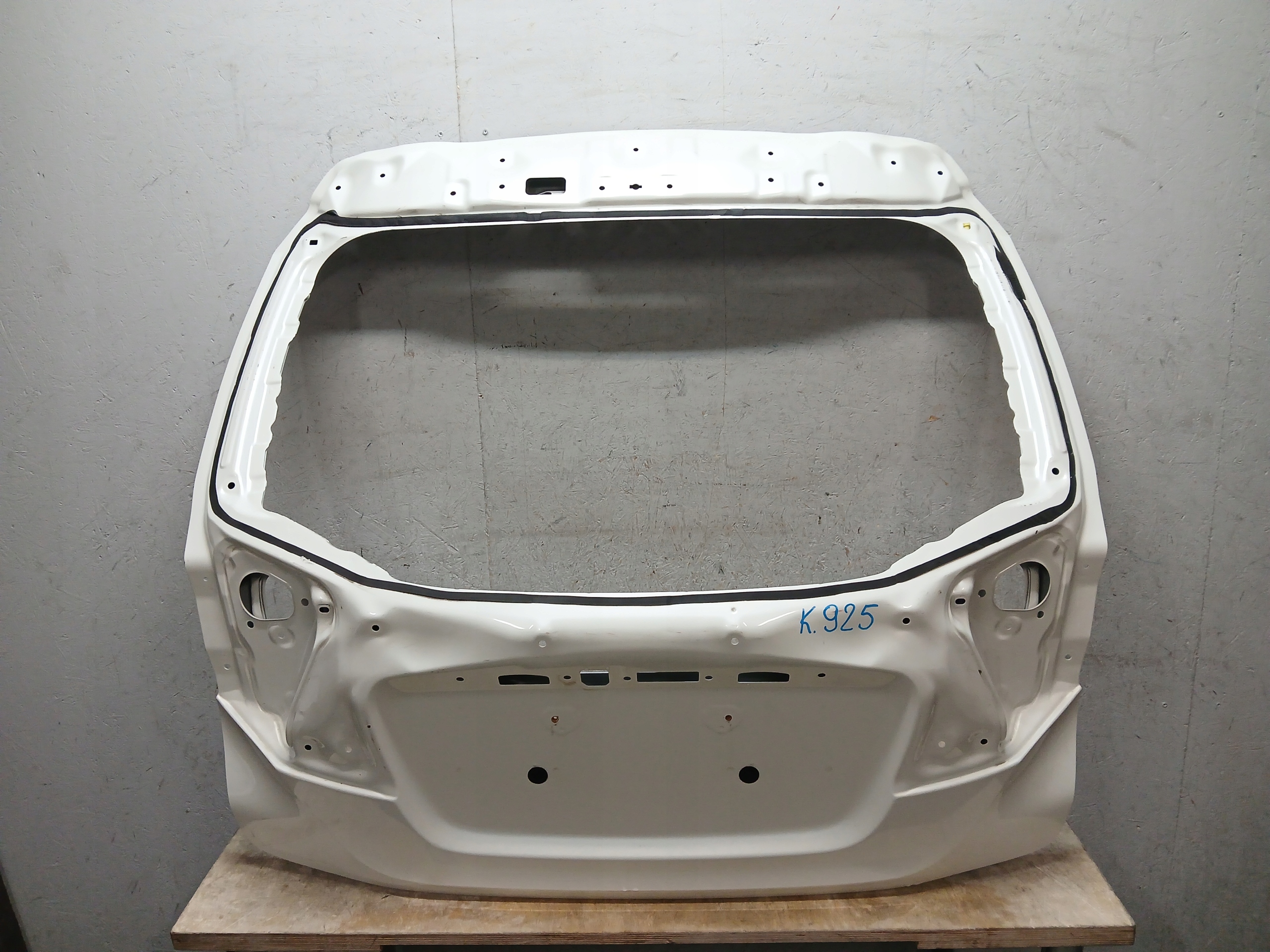 boot door TOYOTA CHR CH-R