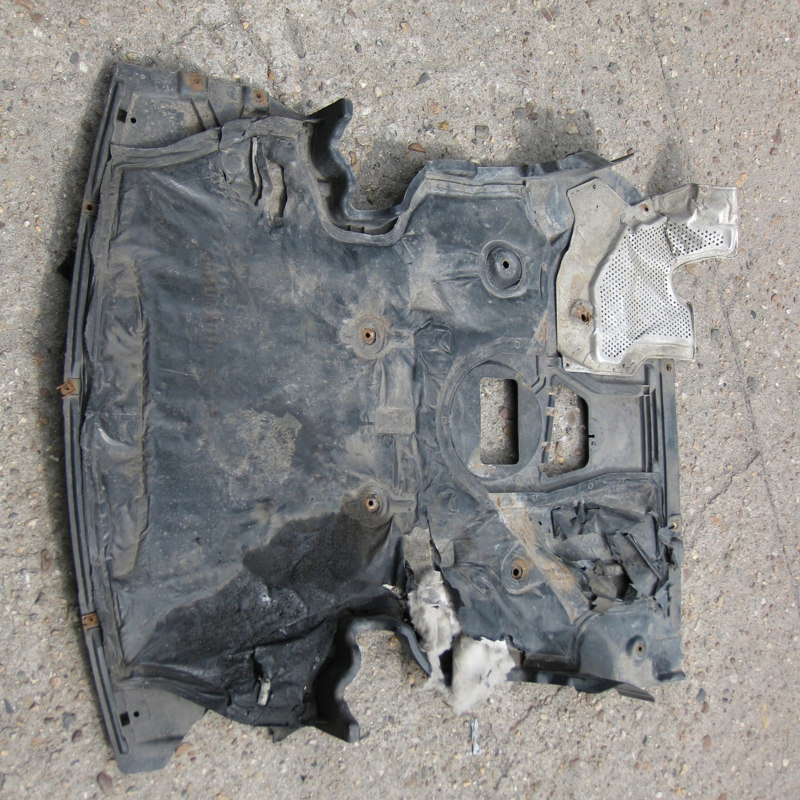BMW E91 2.0 D 09R kryt pod motor