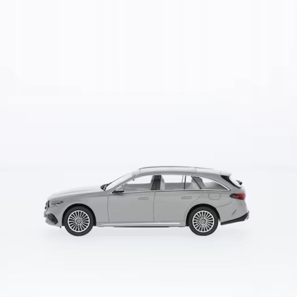 MODELIK MERCEDES-AMG E KLASA S214 KOMBI B66961121 Producent Mercedes-Benz OE