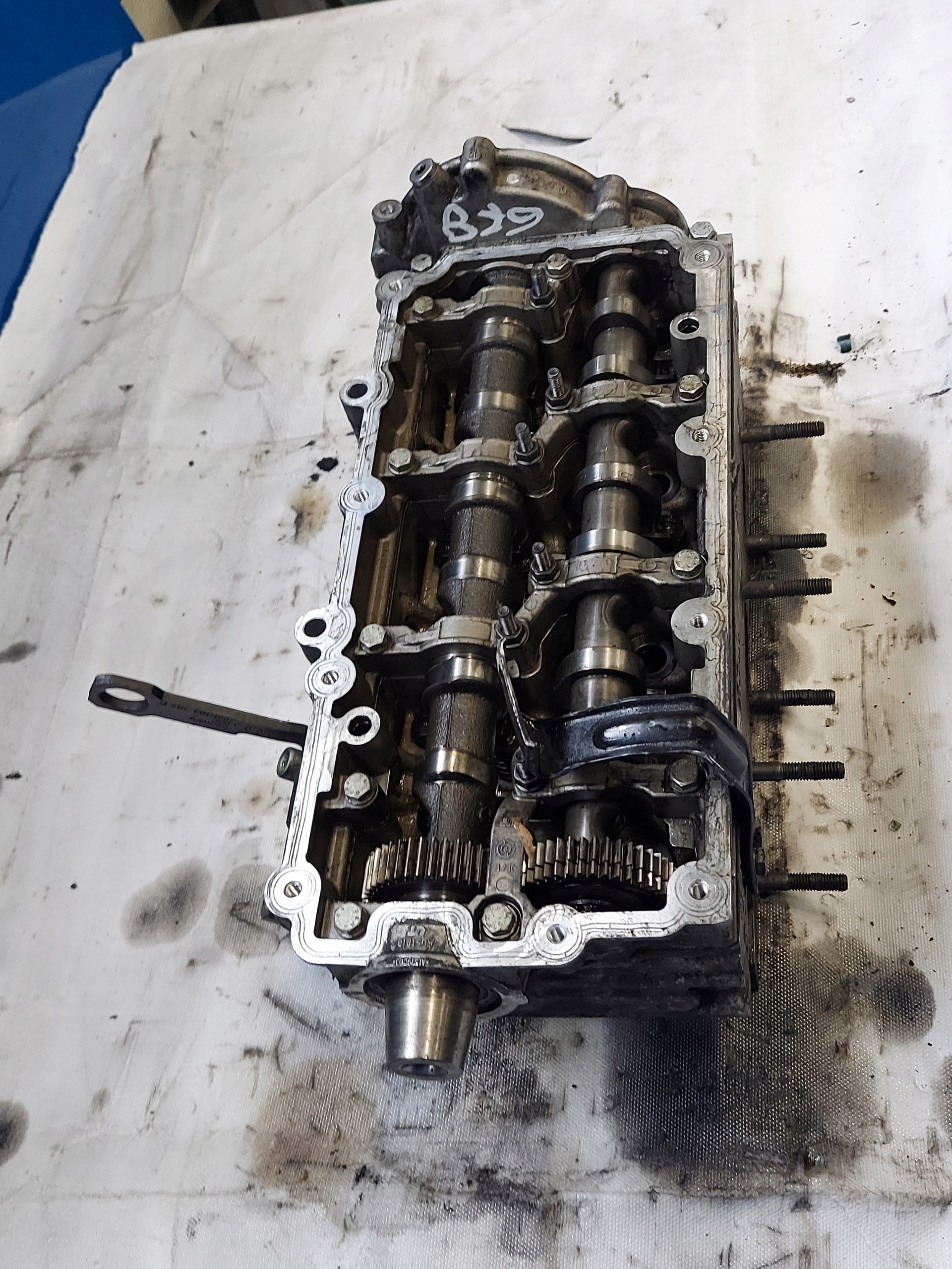 head. AUDI A6 C6 3.0 TDI 0593AG right