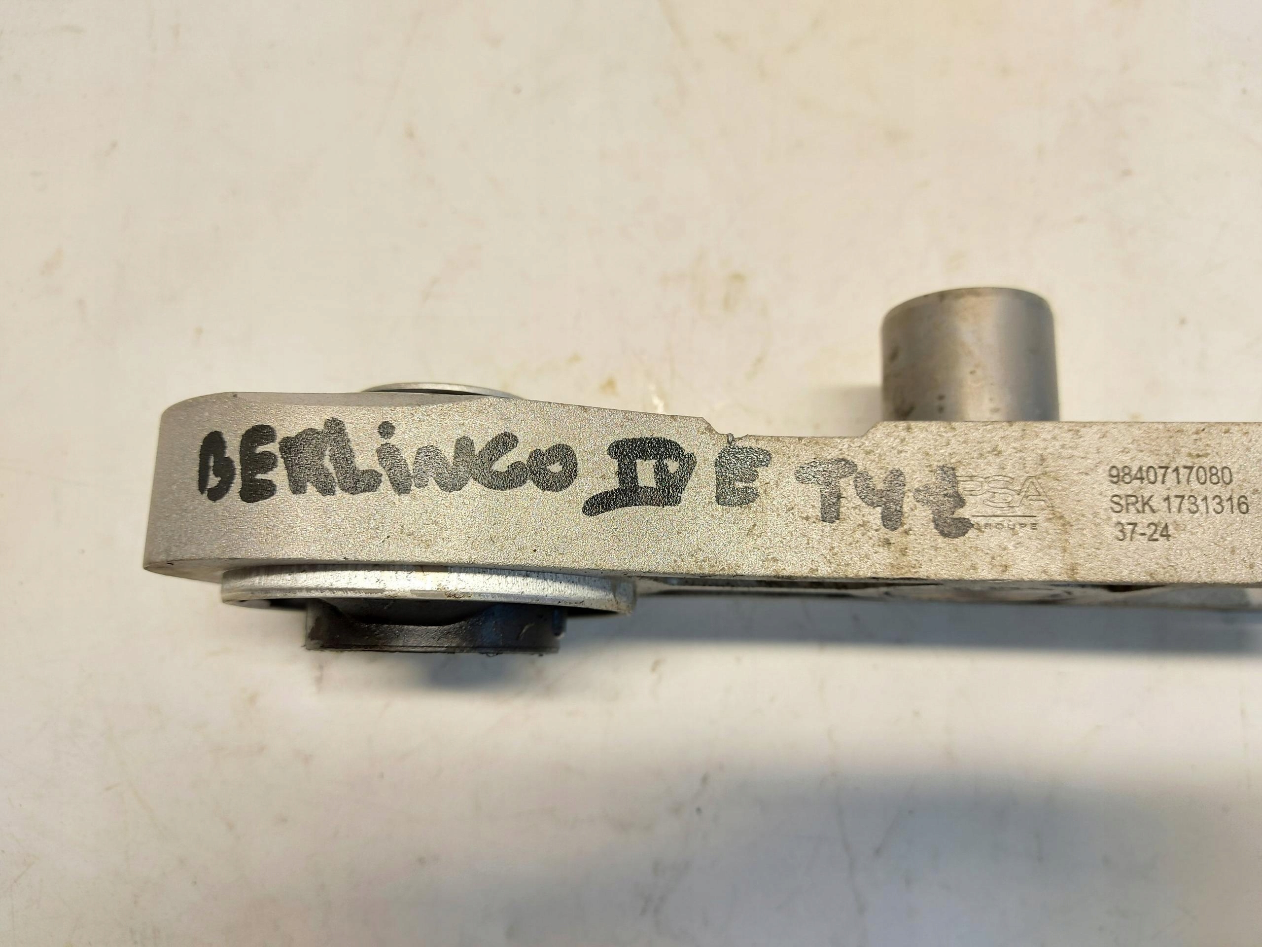 Citroen E-Berlingo IV Airbag Halter Getriebe heck 9840717080