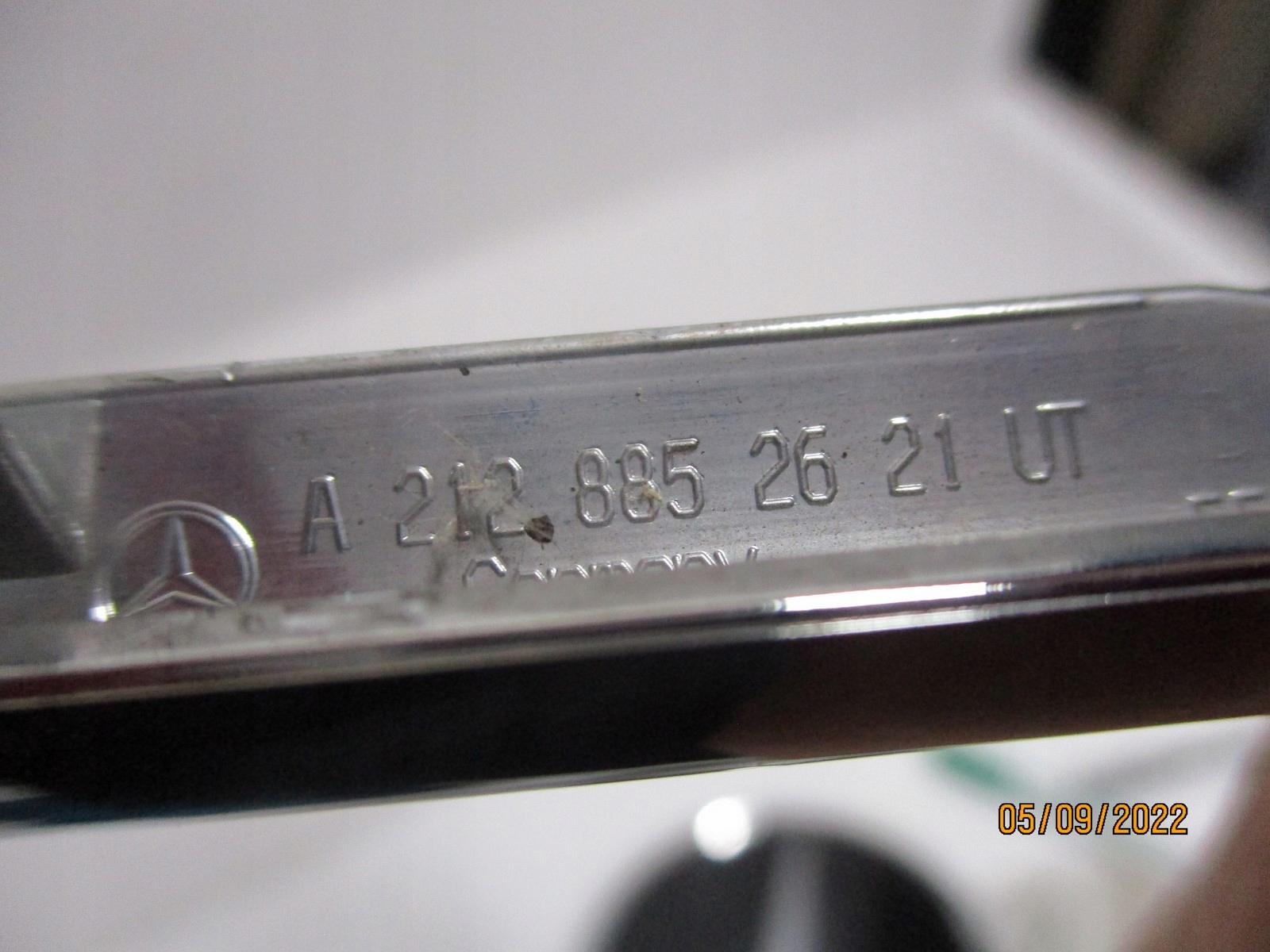 moulding CHROM MERCEDES 212 A2128852621 right lower