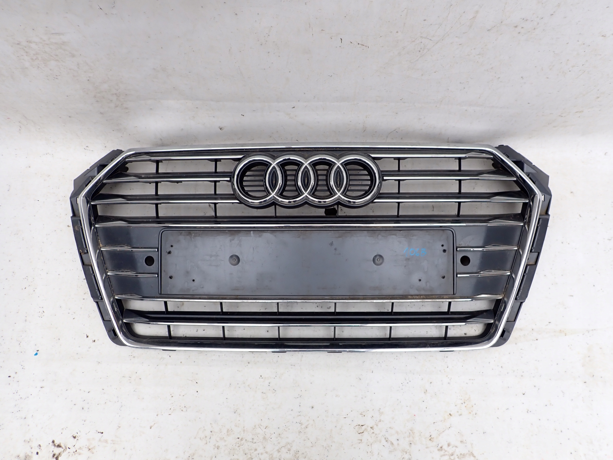 AUDI A4 B9 8W S-LINE 15-19 grill grille radiator