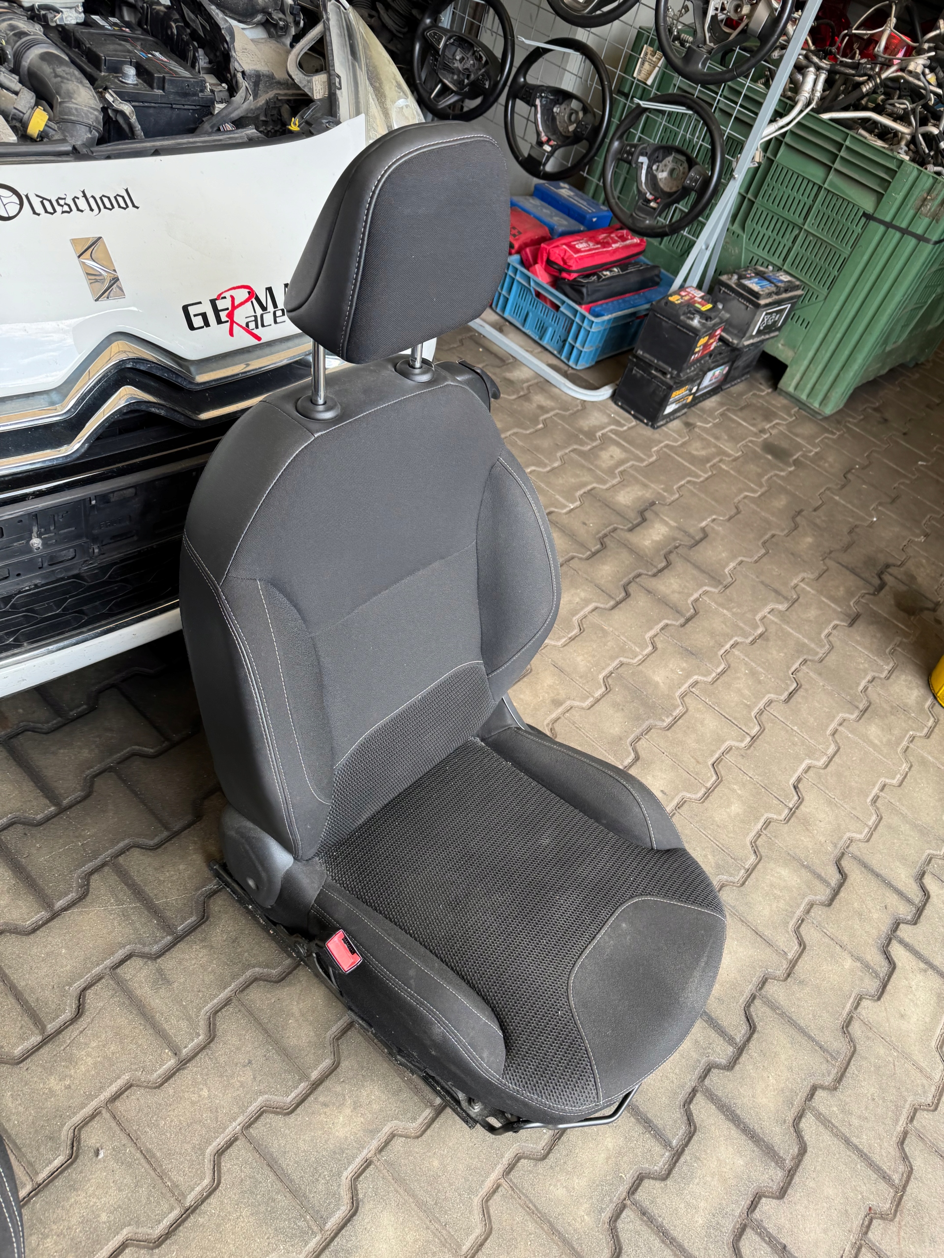 Citroen DS3 09-14 seat left front front EU