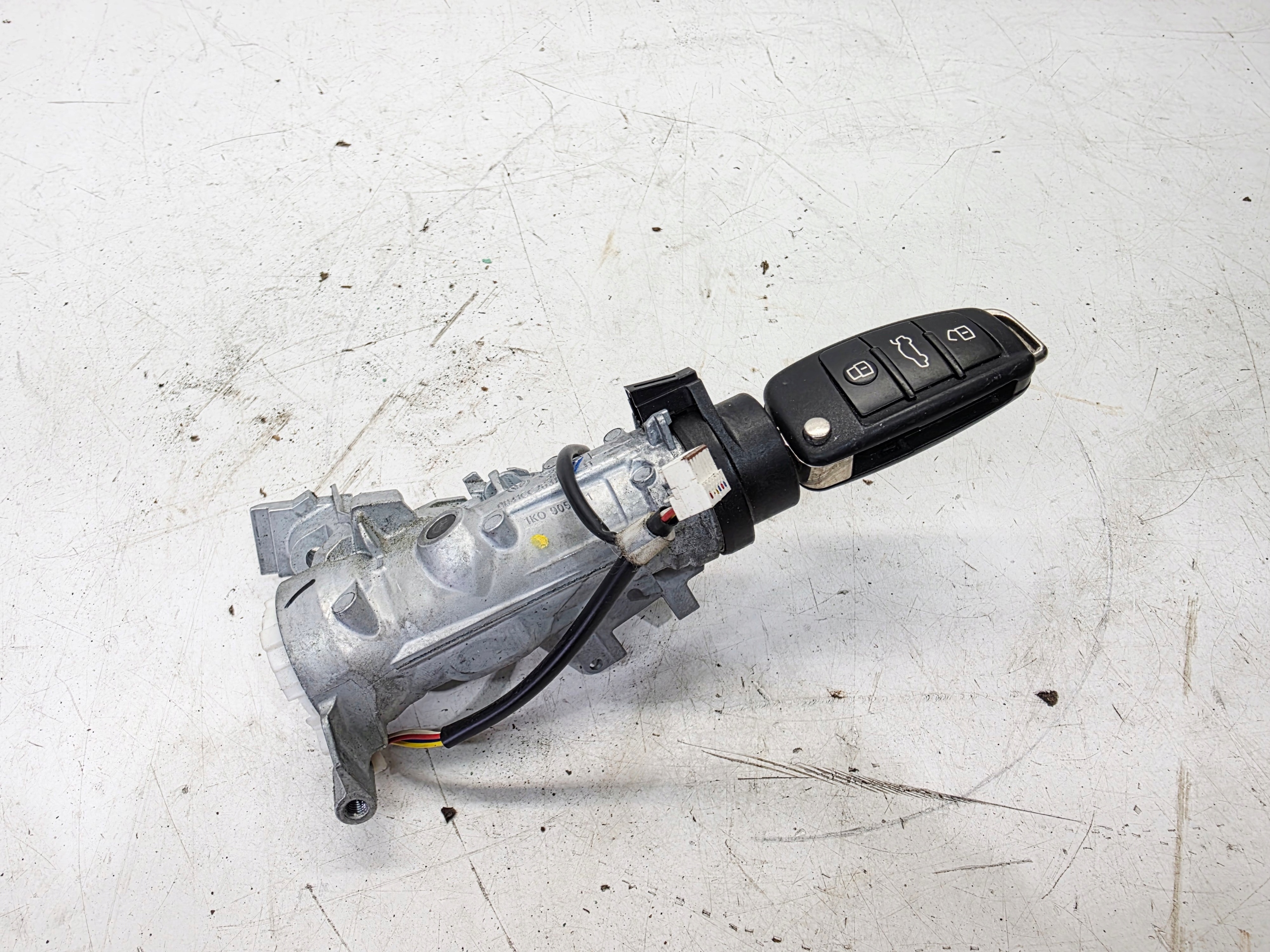 ignition + key + PILOT AUDI A1 8X 1K0905851 8X0837220D 5K0905865