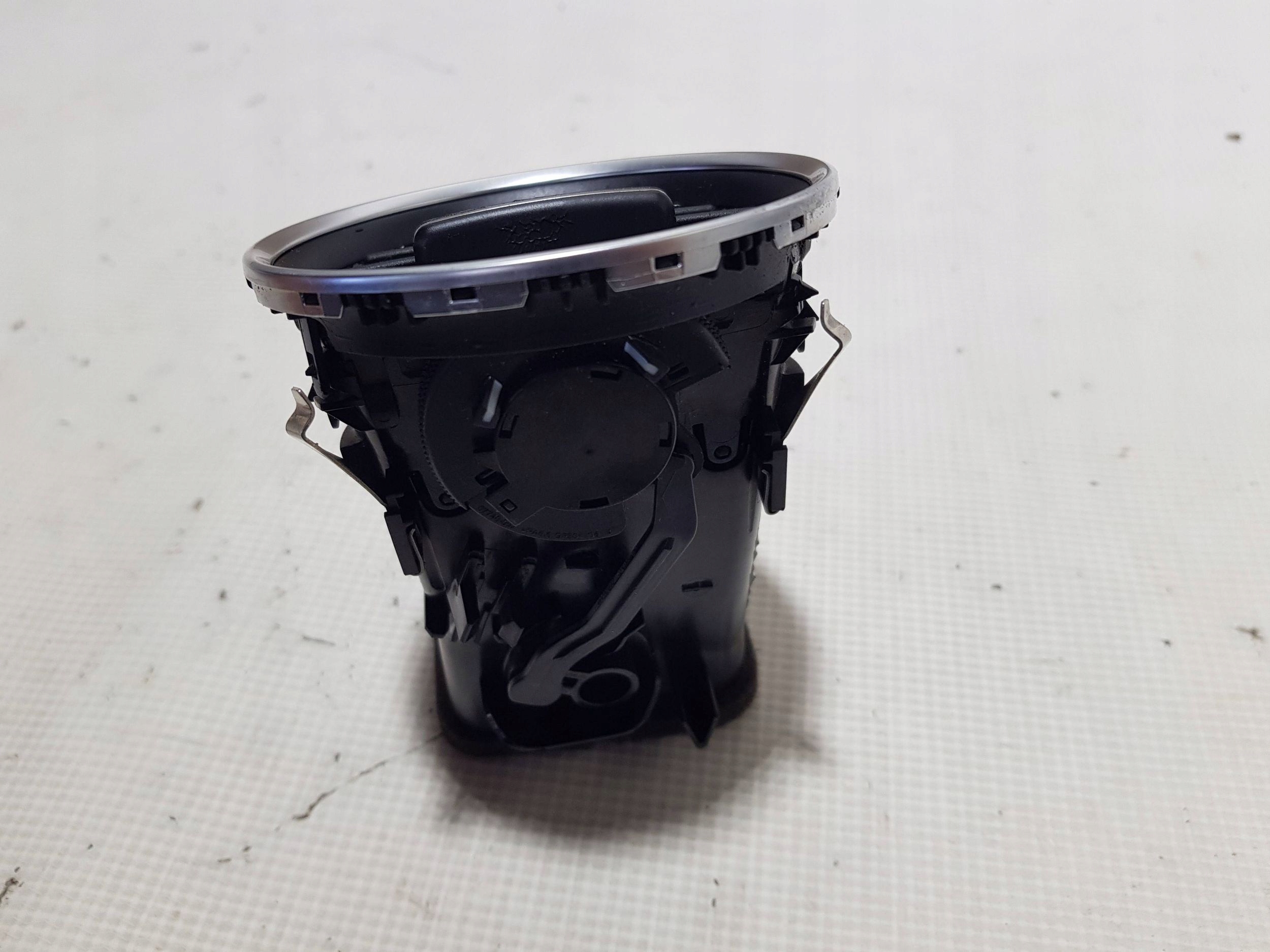 MERCEDES W204 LIFT grid air conditioning devices left right central