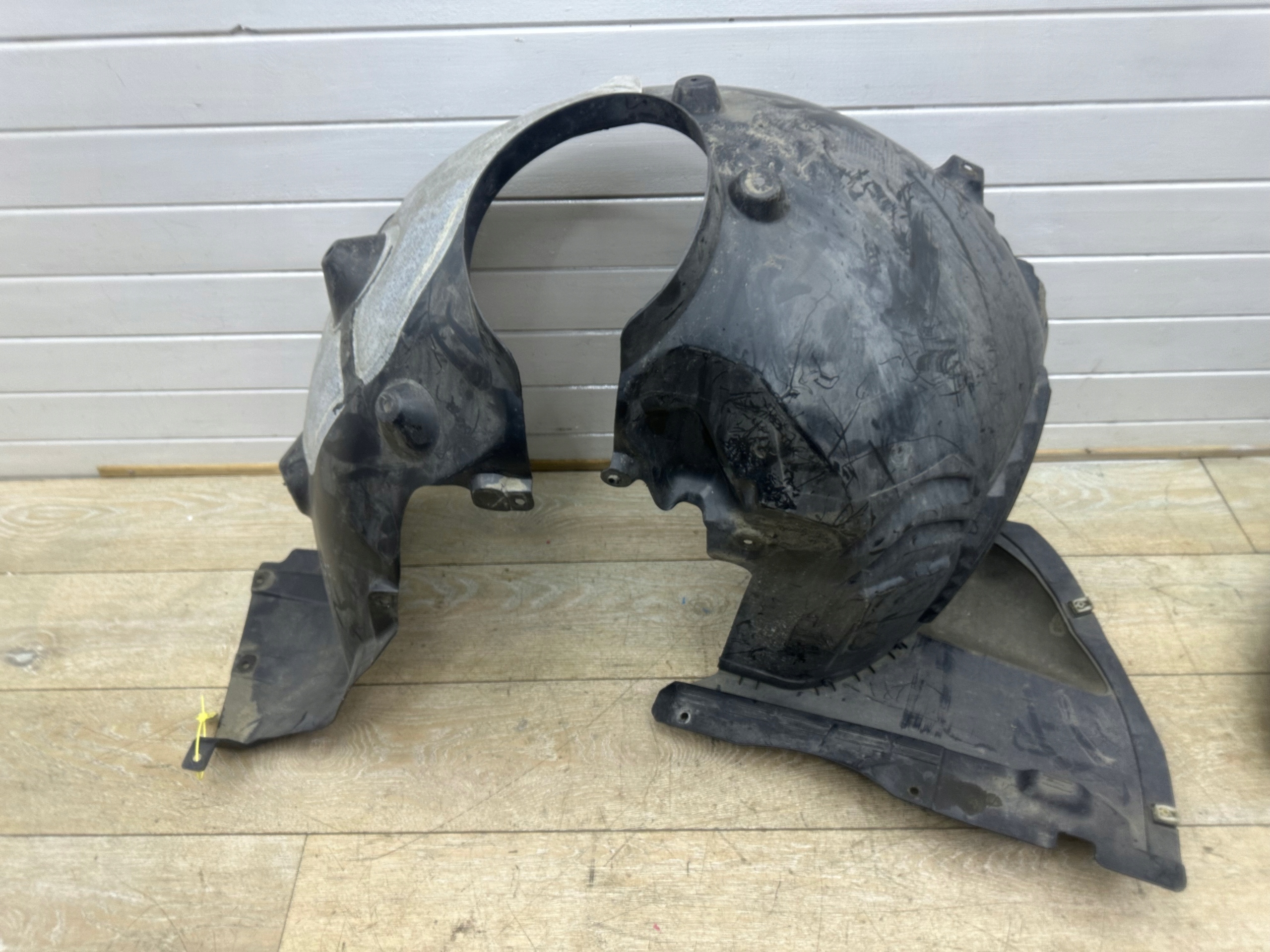 BMW 2 F45 F46 mudguard left front 7290791 original