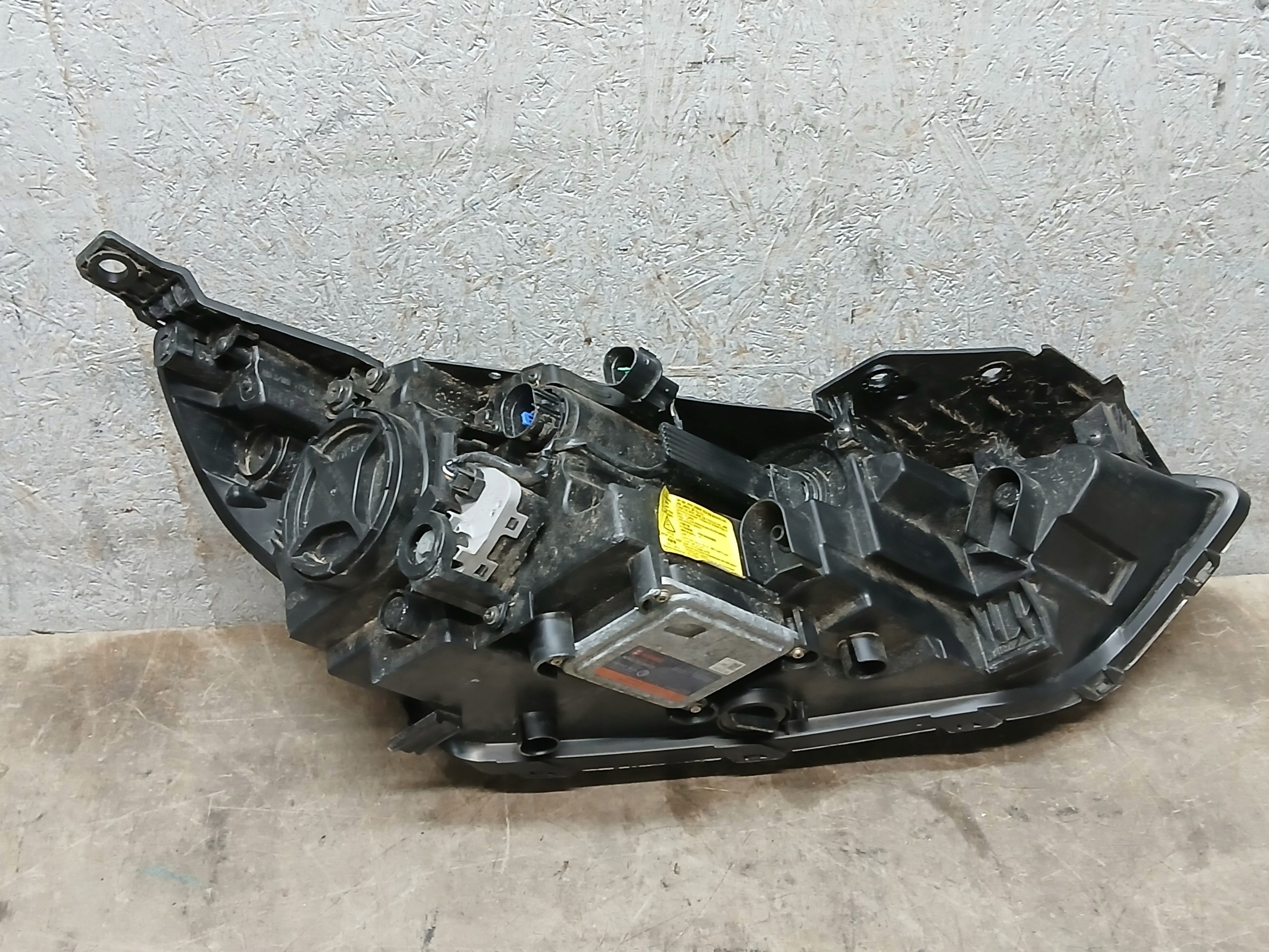 light front left HYUNDAI IONIQ IV 4 XENON 16- 92101-G2120