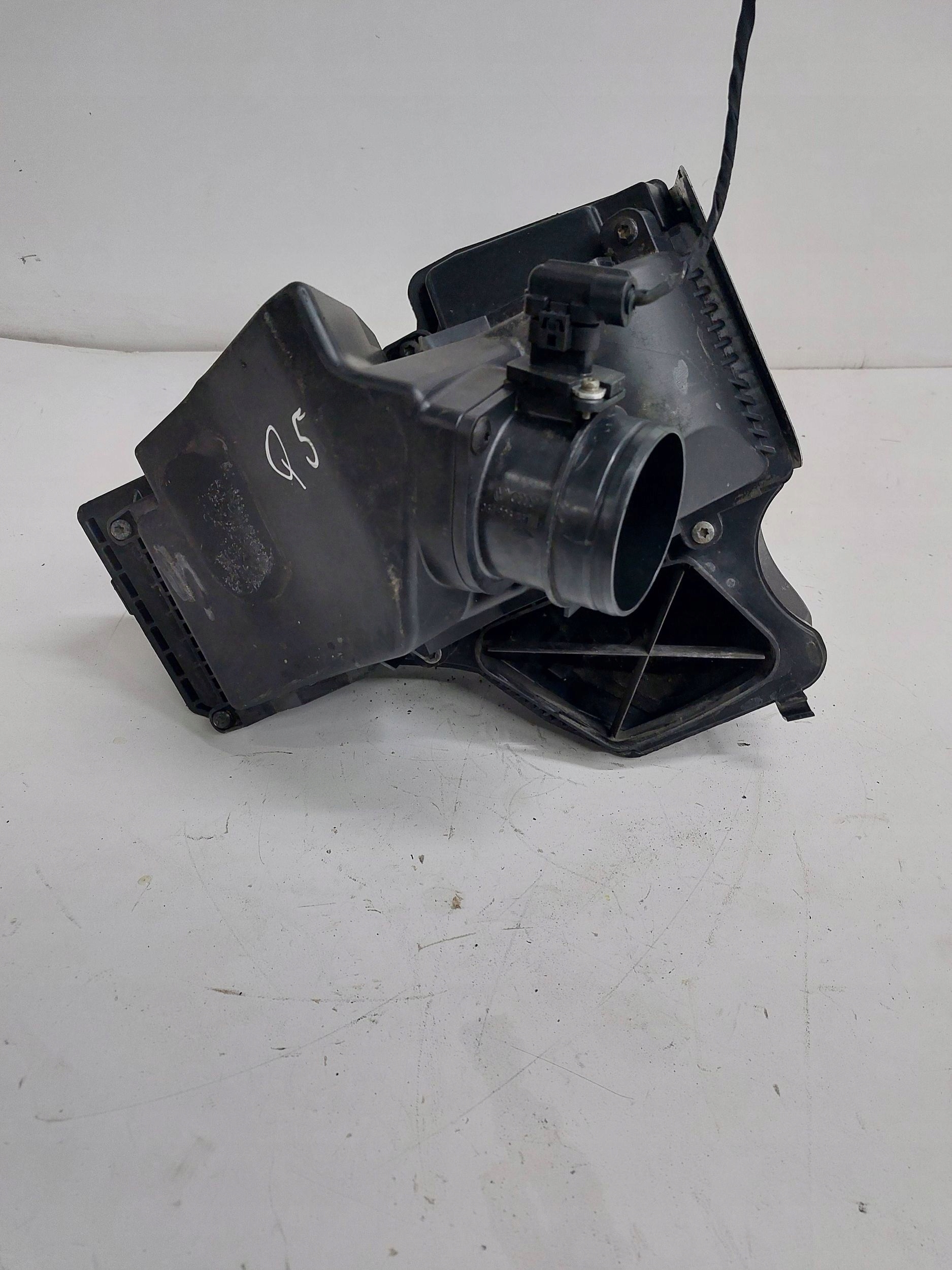 AUDI Q5 8R 1.8 2.0 TFSI Gehäuse filter luft 8R0133843B