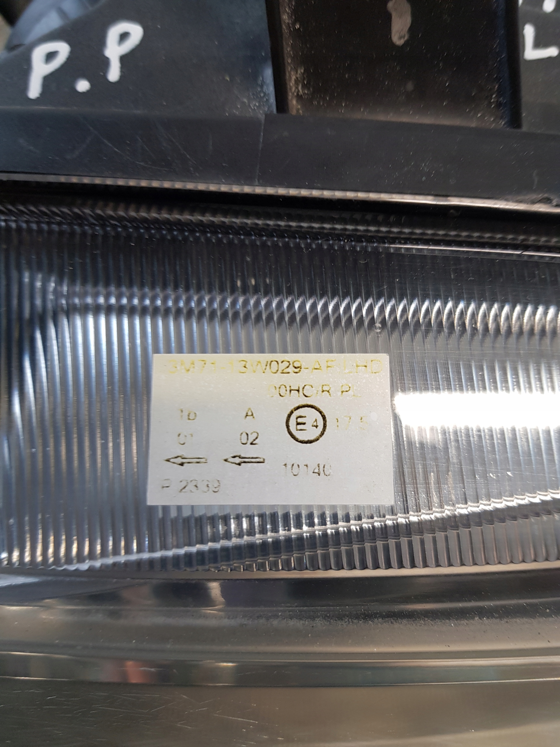 light right front 3M71-13W029-AF MAZDA 2 03R- EUROPA