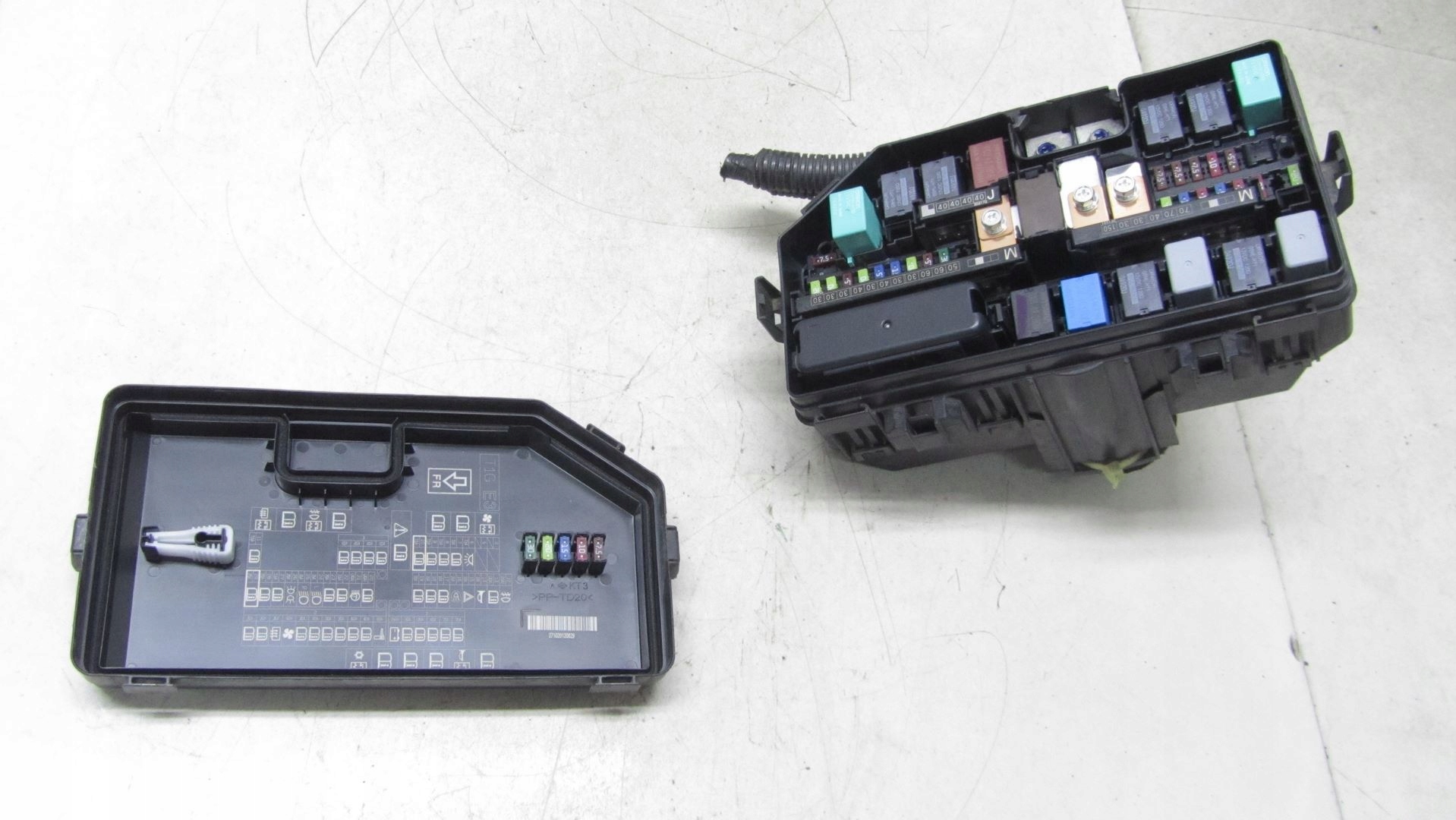 HONDA CR-V IV 2.2 SKRZYNKA BEZPIECZNIKÓW 12-16