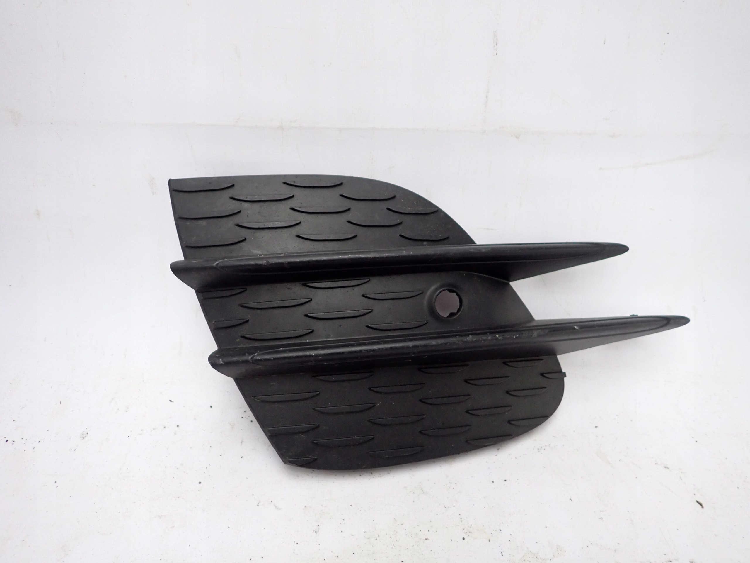 MERCEDES E-KLASA 16-> W213 AMG grid of a bumper left front