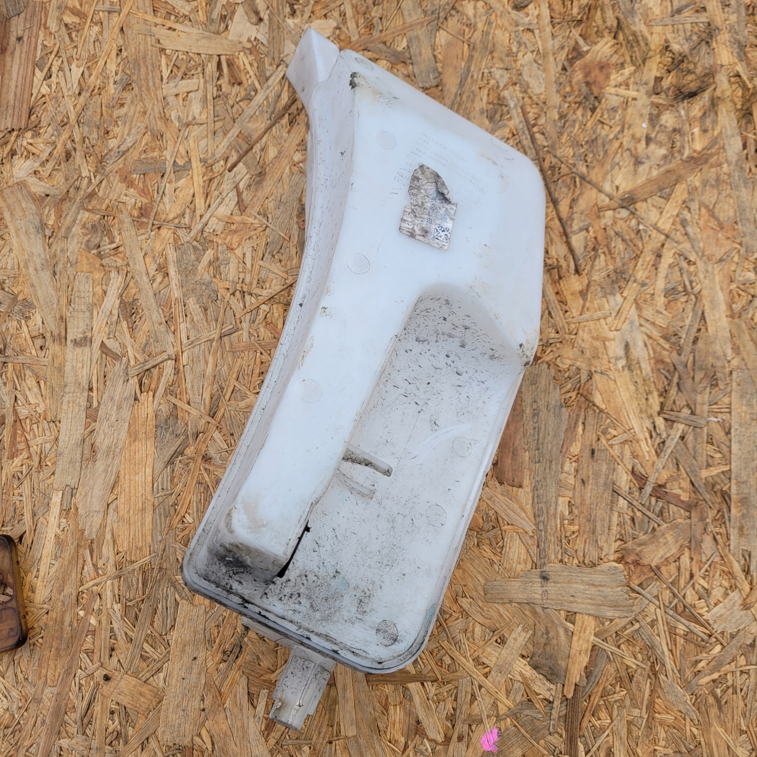 washer fluid tank RENAULT 289107623R CLIO IV